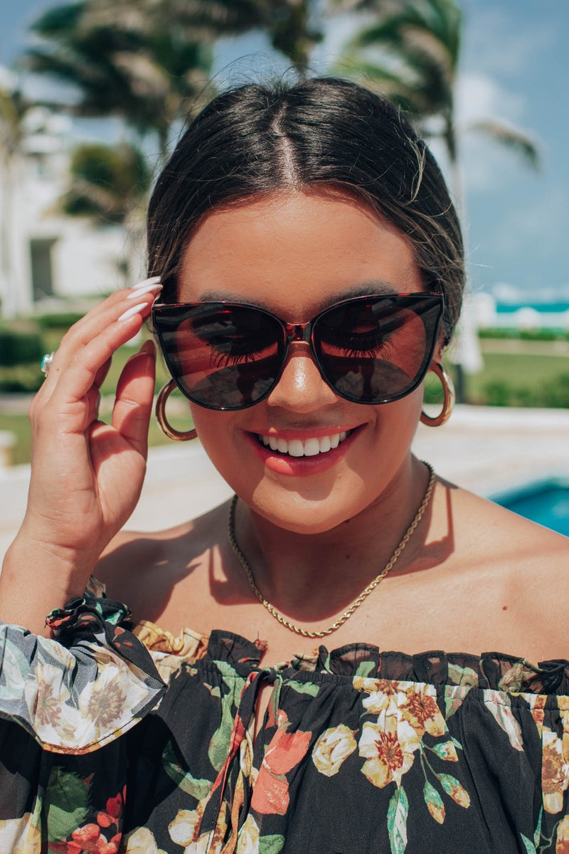 Shady Beach Round Retro Cat Eye Sunglasses- 2 Colors | Apricot Lane Boutique