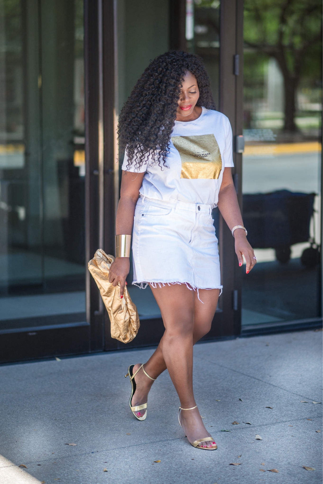 Weekend cheers!!! A simple, casual type of outfit I’d wear to step out for a lunch date with hubby or friends this weekend!


