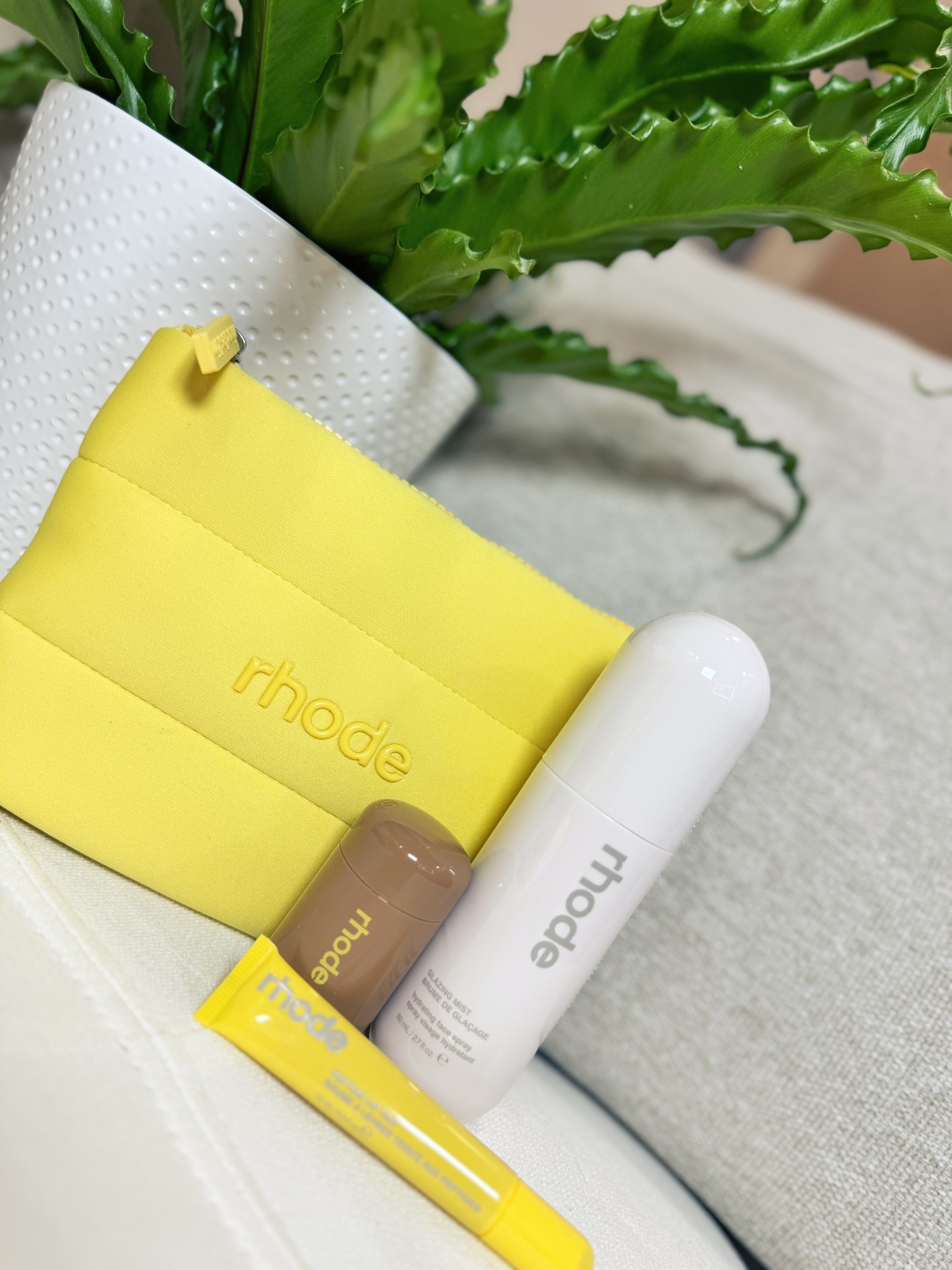 The RHODE Summer Kit understood the assignment ☀️ Hydration, glow, and minimal effort beauty—all in one. Everything’s linked on my LTK for your clean girl summer lineup 💧#31DaysofSelfCare #RHODE #LTKbeauty #LTKsummer



#LTKBeauty #LTKSeasonal #LTKFindsUnder100
