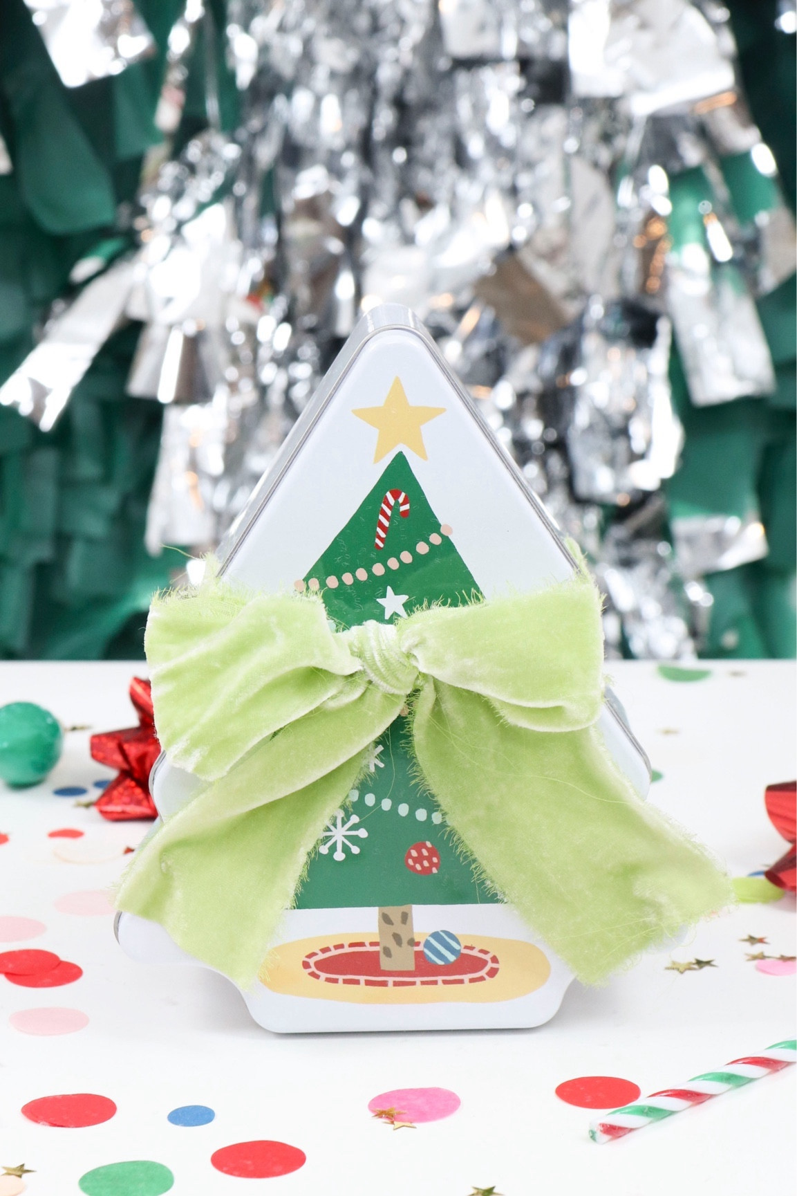 NOT just for cookies? Fill this cute baking tin with a selection of Christmas beauty & accessory gifts!
Christmas themed make-up, spa day masks & jingle ready earrings! Don’t forget the candy cane & velvet ribbon!
🎄🎄🎄

Perfect for a babysitter, teacher, best friend, stocking stuffer and more! 

#tweenapproved #teengiftideas #tweengiftideas
#christmasgiftideas

#LTKHoliday #LTKSeasonal #LTKGiftGuide