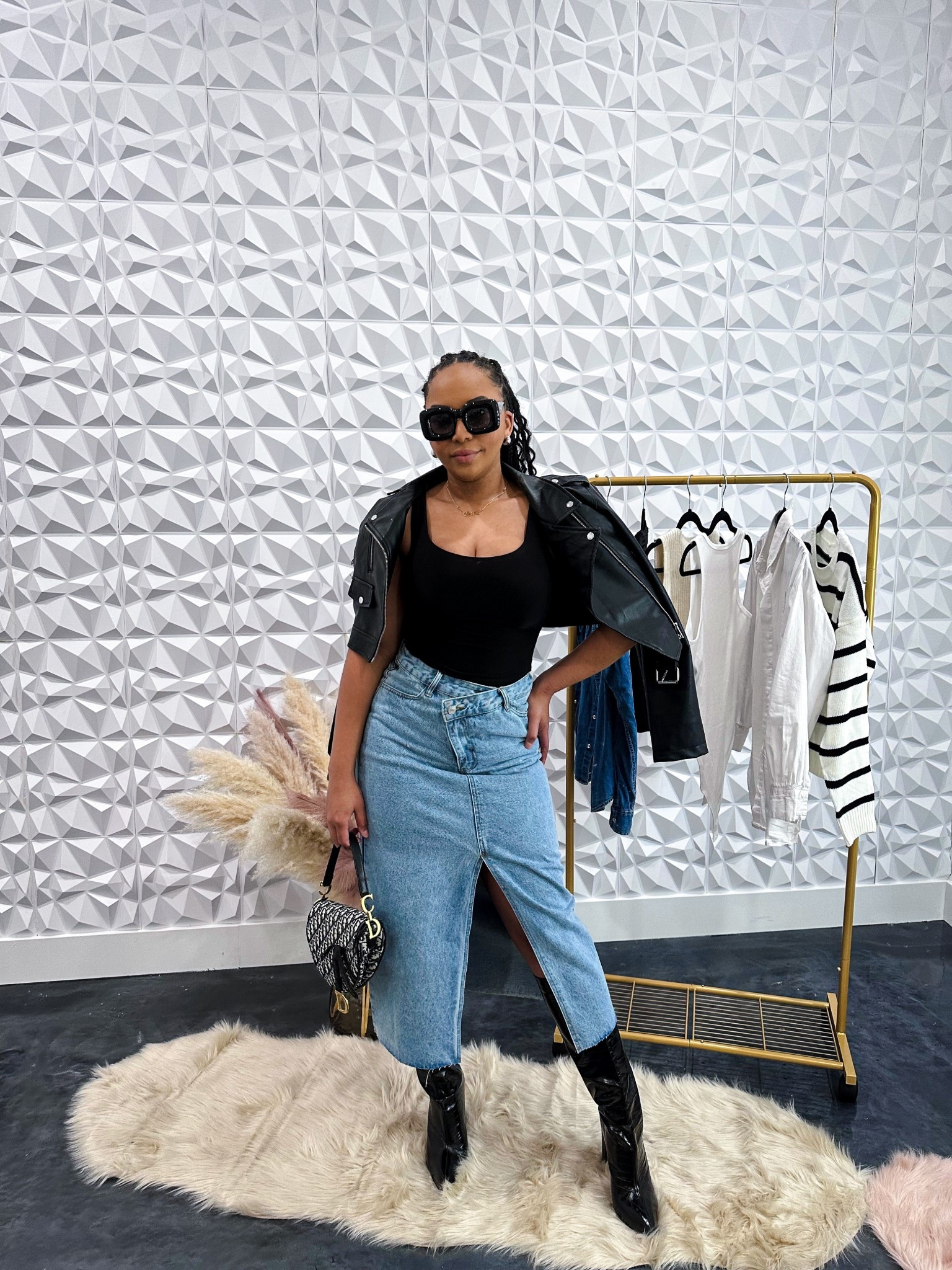 Edgy fall OOTD🖤

denim midi skirt, crocodile knee high boots, leather jacket, winter style 

#LTKootd #LTKgrwm #LTKMidsize