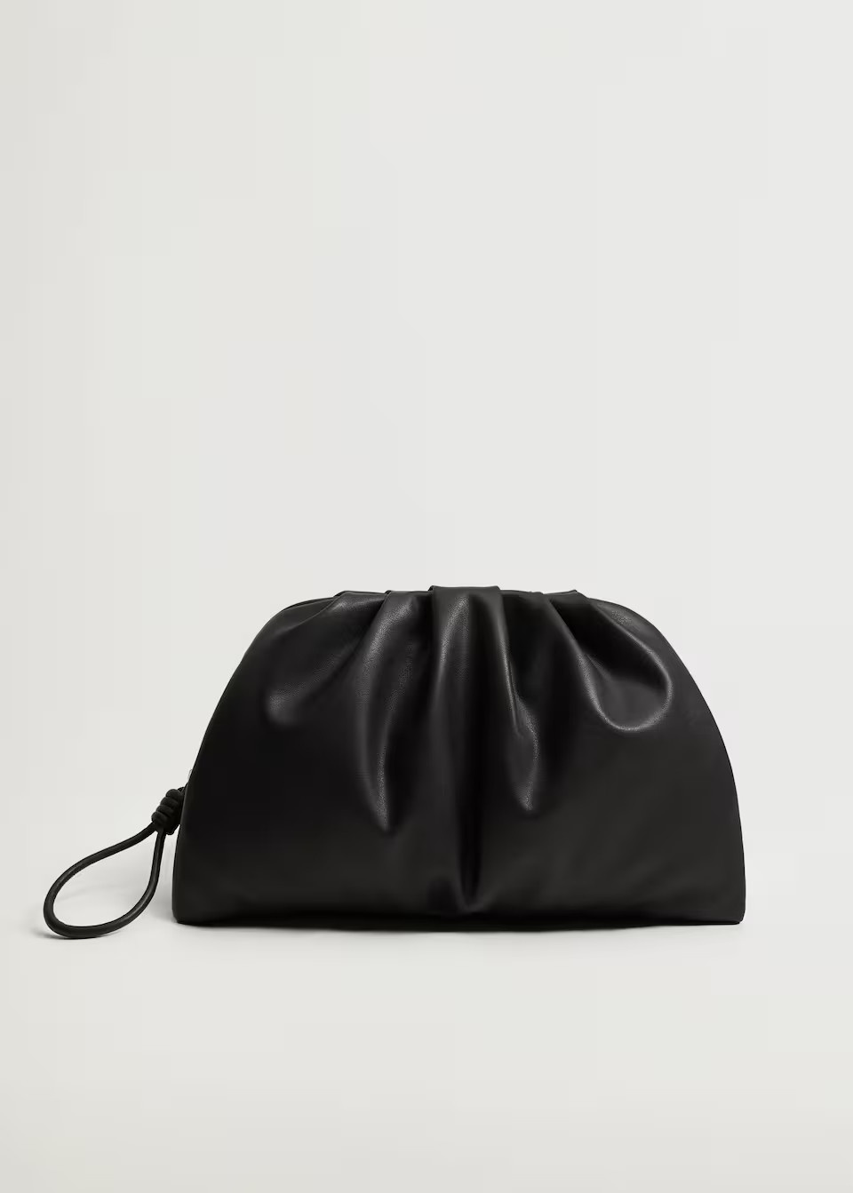 Pleated volume clutch | MANGO (US)