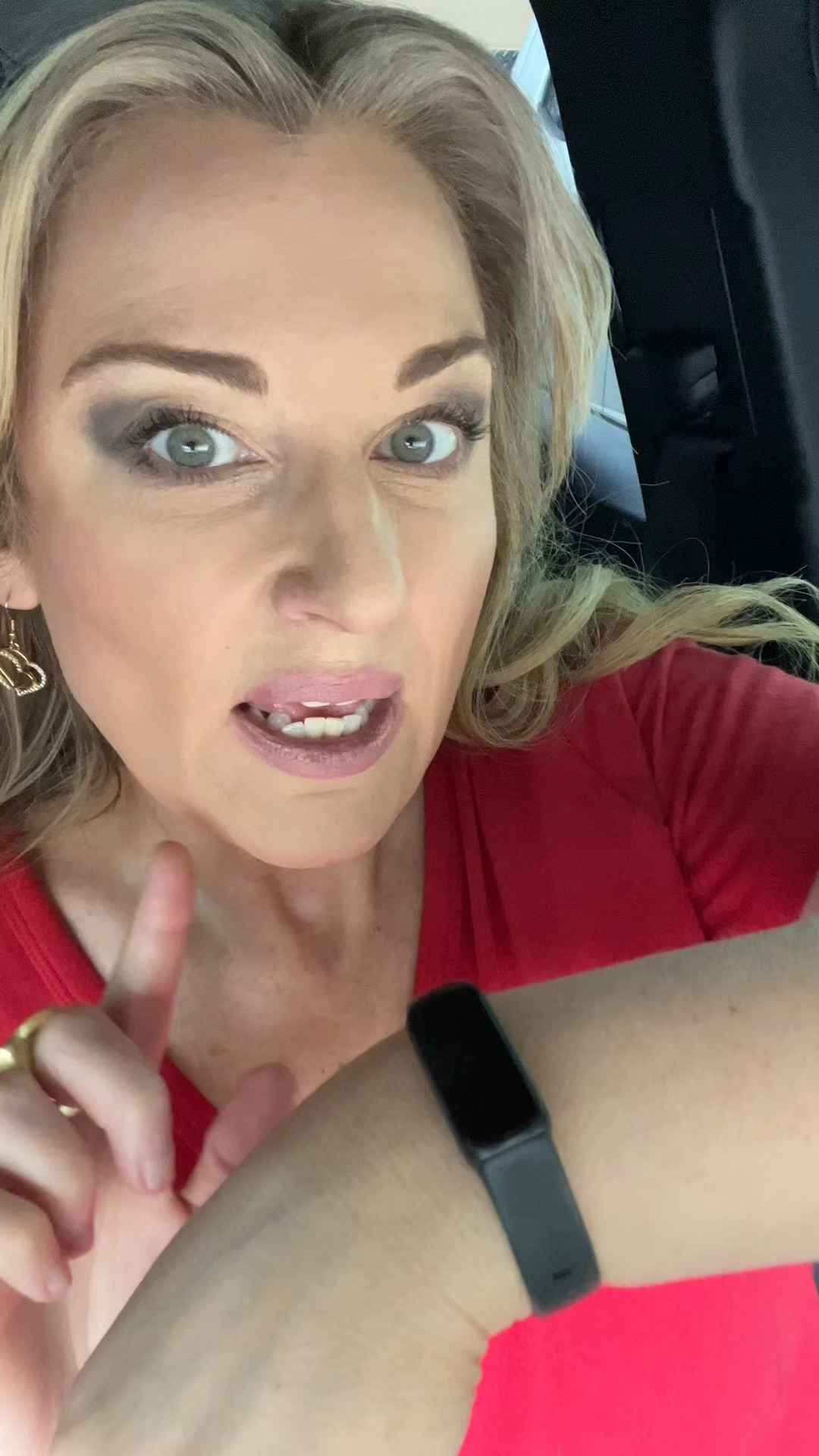 Track your strips, heart rate and sleep with this Fitbit 

#LTKActive #LTKselfcare #LTKOver40