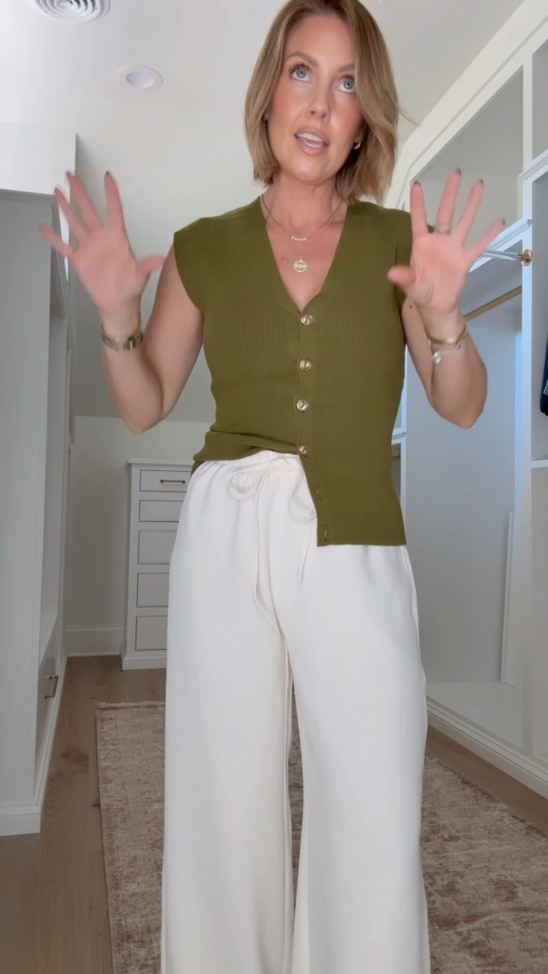 Love this look for early fall 🍁 XS Walmart top / XS Amazon wrinkle free pants


Look for less, early fall outfit, petite outfit, Walmart fashion, Amazon finds, viral pants, trending, over 40 style

#LTKootd #LTKOver40 #LTKPetite