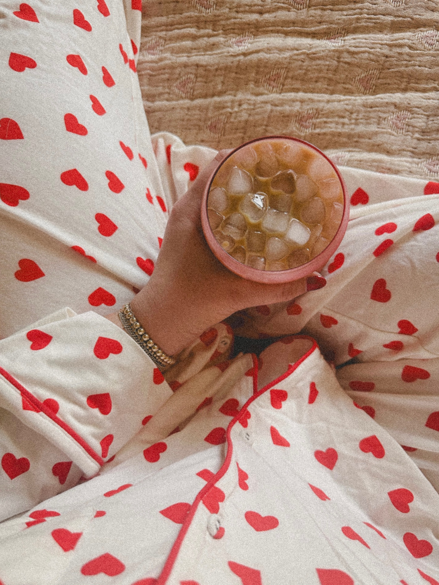 It’s giving Valentines 💌 

#valentinesday #pajamas #skims #valentinepajamas #hearts #coffee #amazon #valentine #february

#LTKhome #LTKSeasonal #LTKU