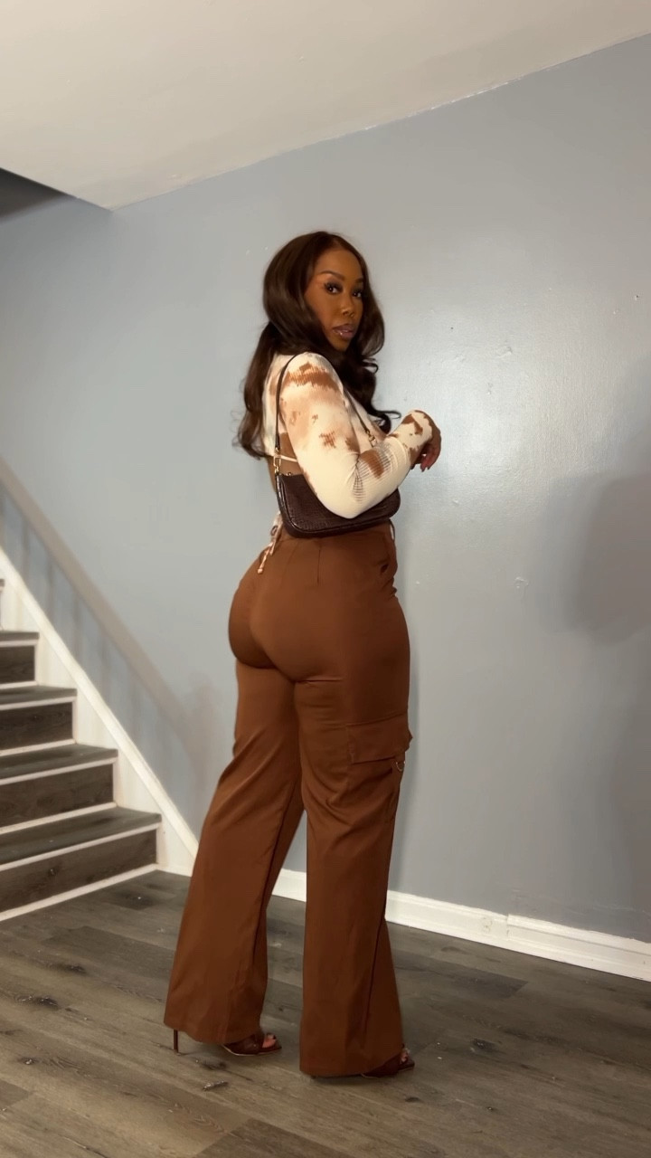 I love these cargo pants so much, I bought them in two different colors 😍 CURVY GIRL APPROVED!  

Wearing a size US10 for reference!

#LTKstyletip #LTKmidsize #LTKfindsunder50