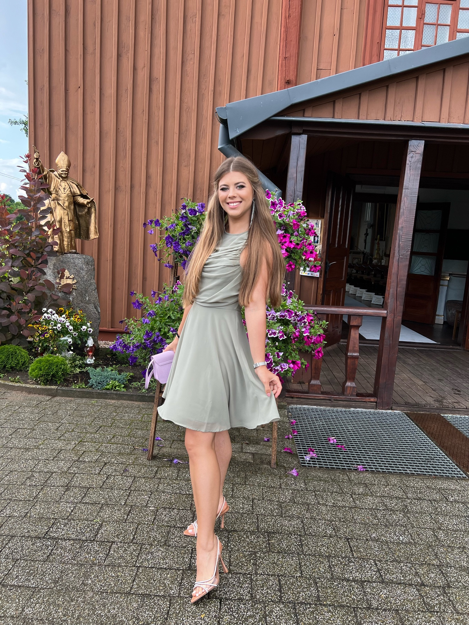 Zara shoes ref: 2327/110
Wedding guest dress under 100£ 

#LTKwedding #LTKsalealert #LTKunder100