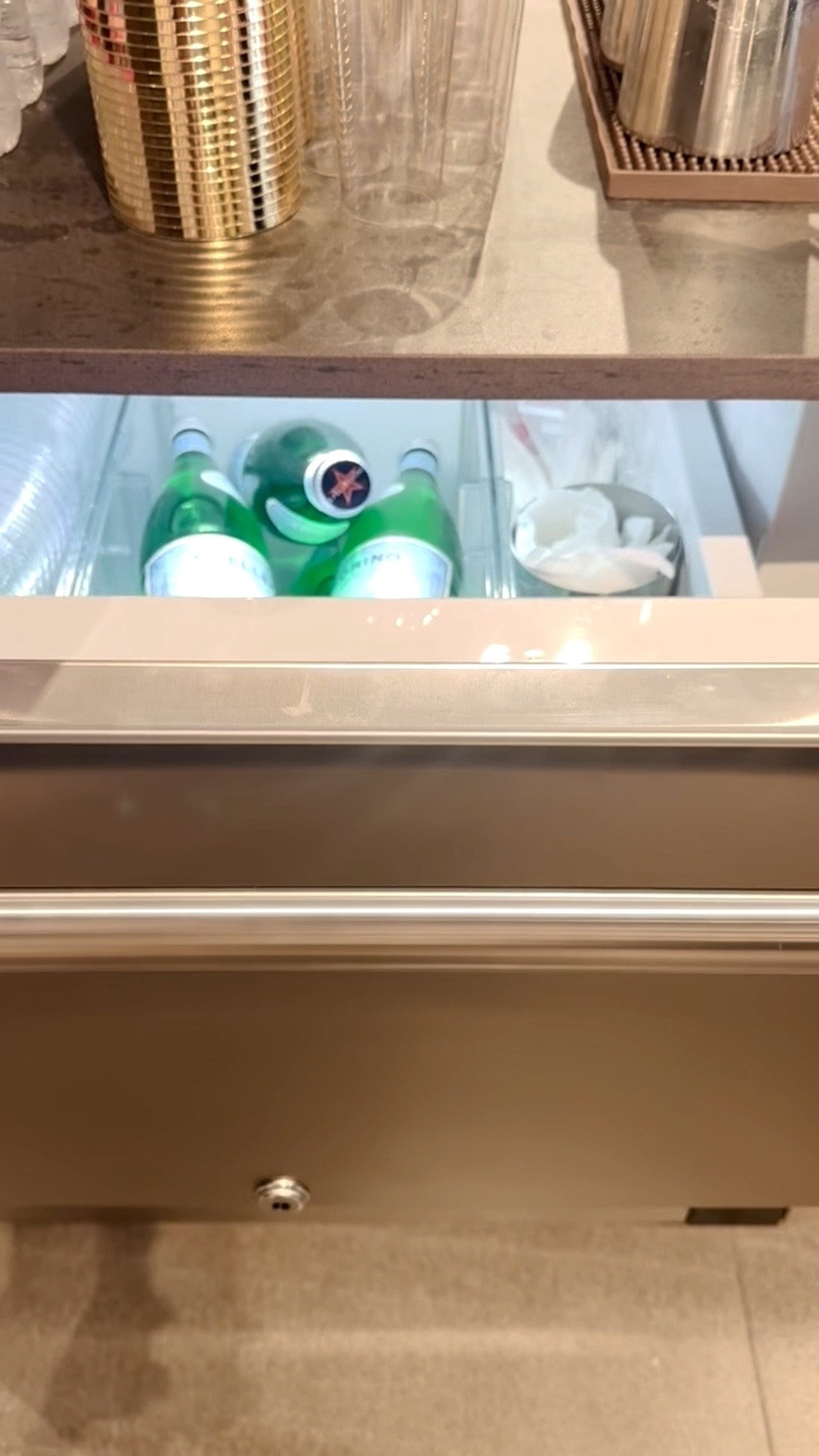 A functional undercounter drawer beverage fridge keeps drinks perfectly chilled while saving precious counter space — smart design meets holiday hosting.
#FunctionalDesign #HolidayHosting #KitchenGoals #BeverageFridge #SpaceSaving #HomeEntertaining

#LTKHome #LTKParties #LTKHoliday