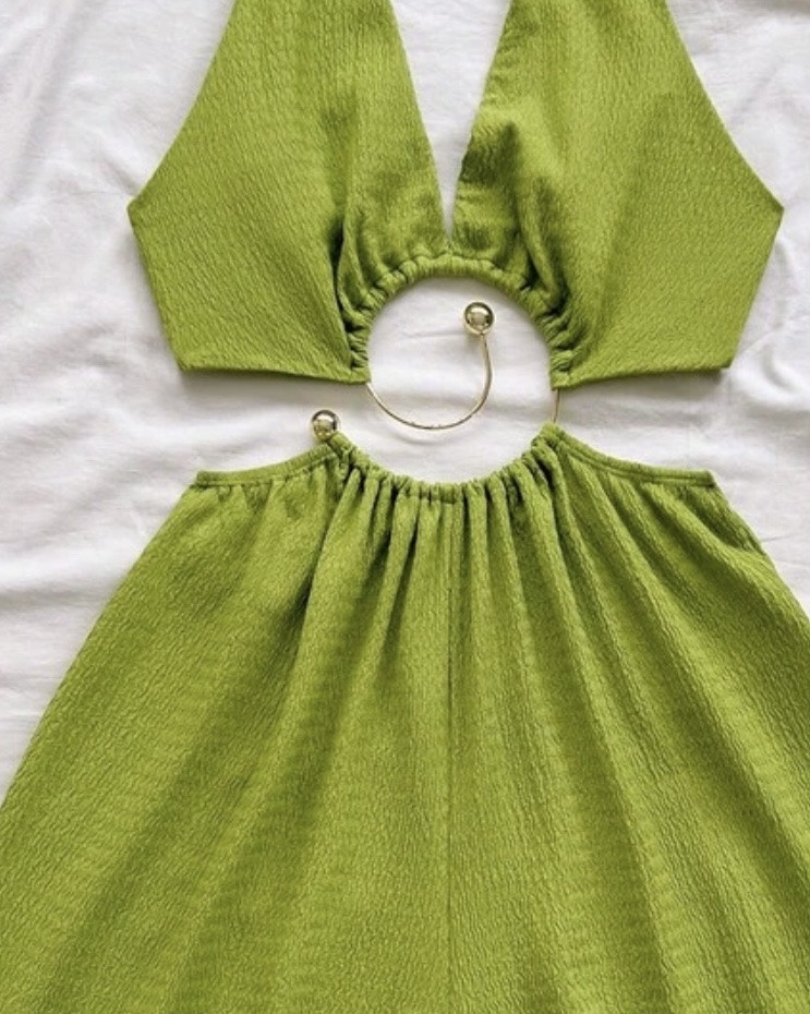 Hermoso conjunto desde q lo vi me encantó y quise compartírselos para q vean q bello se ve para una salida para este verano .Su color es espectacular 👌Y se q a ustedes les encantará también ..💚
@shein