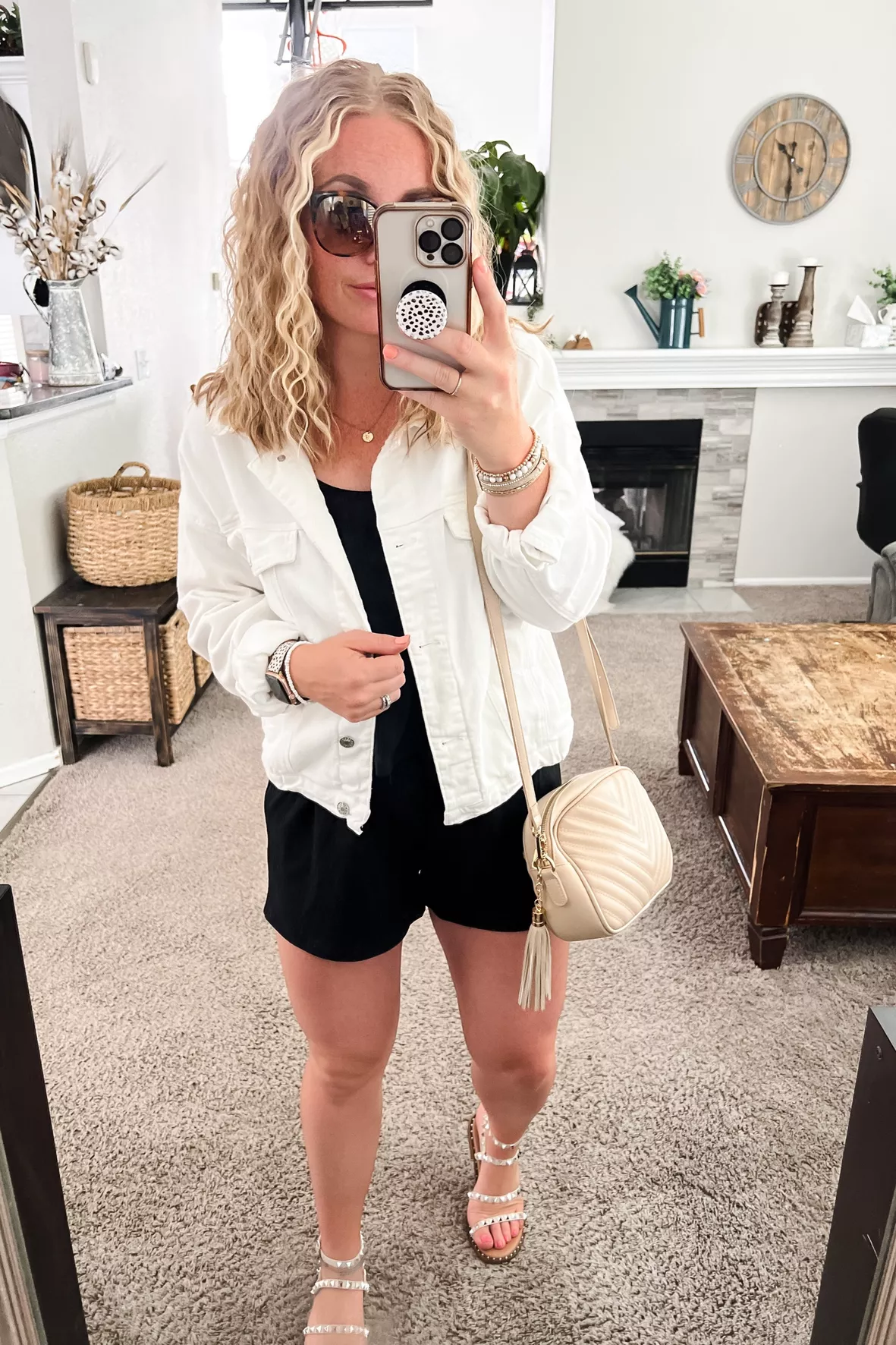 Casual Summer Outfits  Blazer outfits, Black blazer outfit, Black denim shorts  outfit