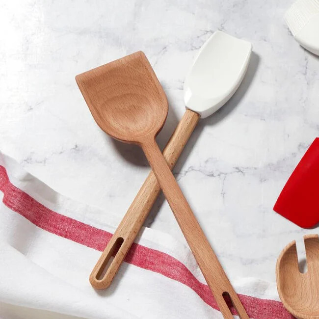 Signature Wood Scraper Spoon | Le Creuset