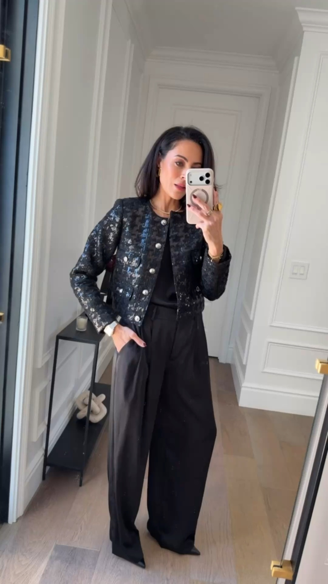 Pieces I’ll be styling all winter long from @michaelkors #michaelkors #mkpartner
Jacket XS
Coats XS
Top XS


#LTKHoliday #LTKOver40 #LTKSeasonal