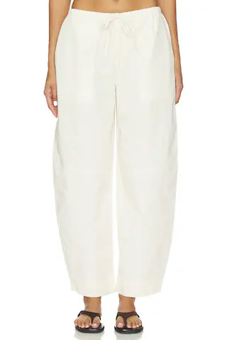 Lana Cropped Barrel Leg Pant in Off White | Revolve Clothing (Global)