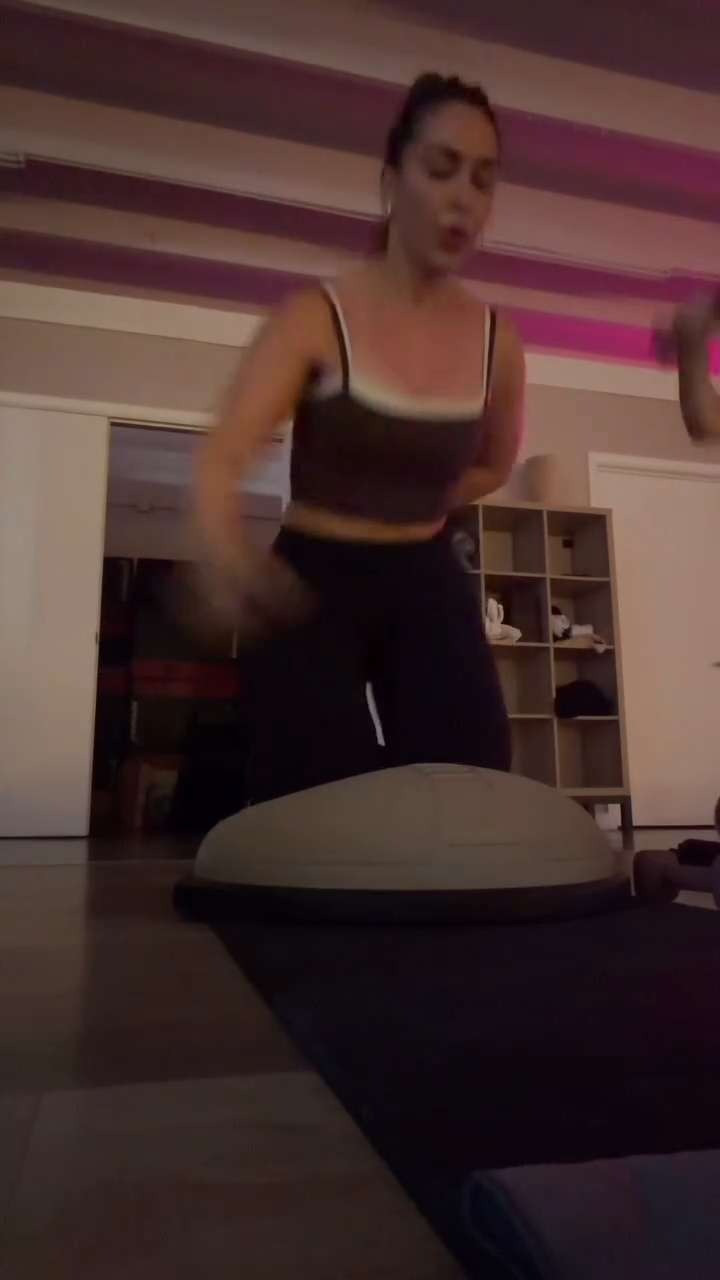 Back to regular scheduled programing @theburnoutbody 

 #LTKootd #LTKfitnessgoals #LTKActive