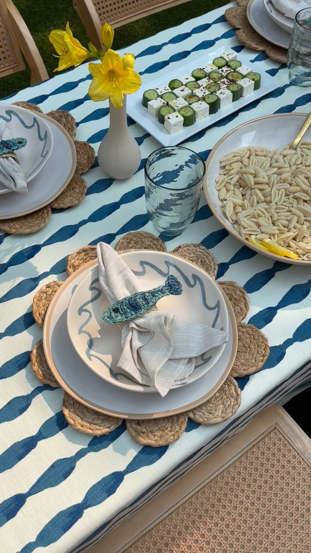 Coastal dinner party table 🩵🫶🏼

#LTKHome #LTKParties #LTKSummerEdit