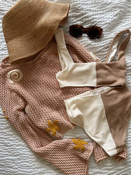 Hawaii swim of the day☀️ this little open knit seashell sweater is perfect for throwing on over a swimsuit! I sized up to a medium (swim is a size small!)

Swimsuit | show me your mumu | high waisted swim | vacation style | beach outfit 



#LTKswim #LTKfindsunder100