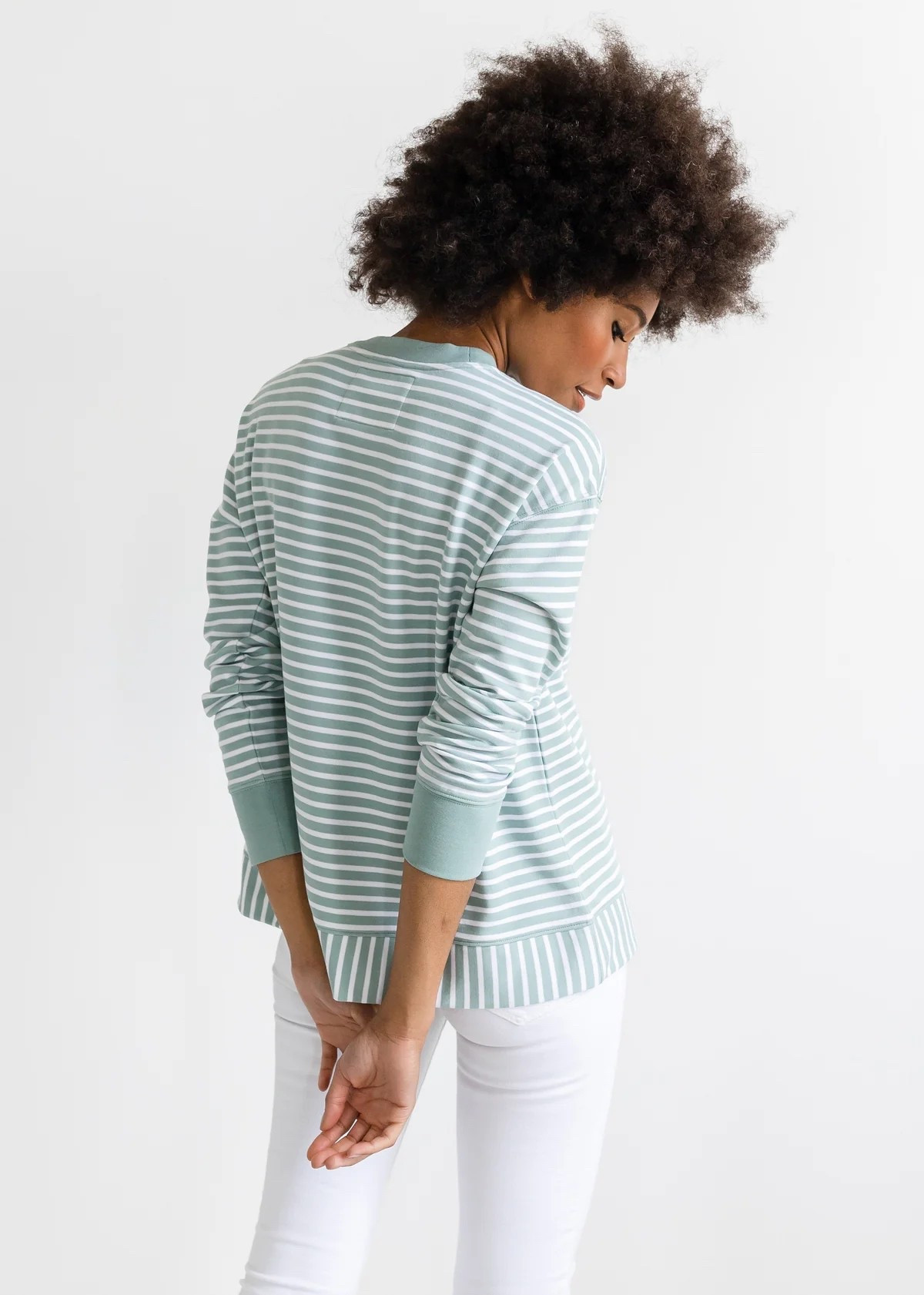 Like if you’re a stripe girly. 💙

#stripes #kule #summertops #summersweaters #alicewalk #laligne #minnowswim

📸 via Alice Walk 

#LTKTravel #LTKStyleTip #LTKWorkwear