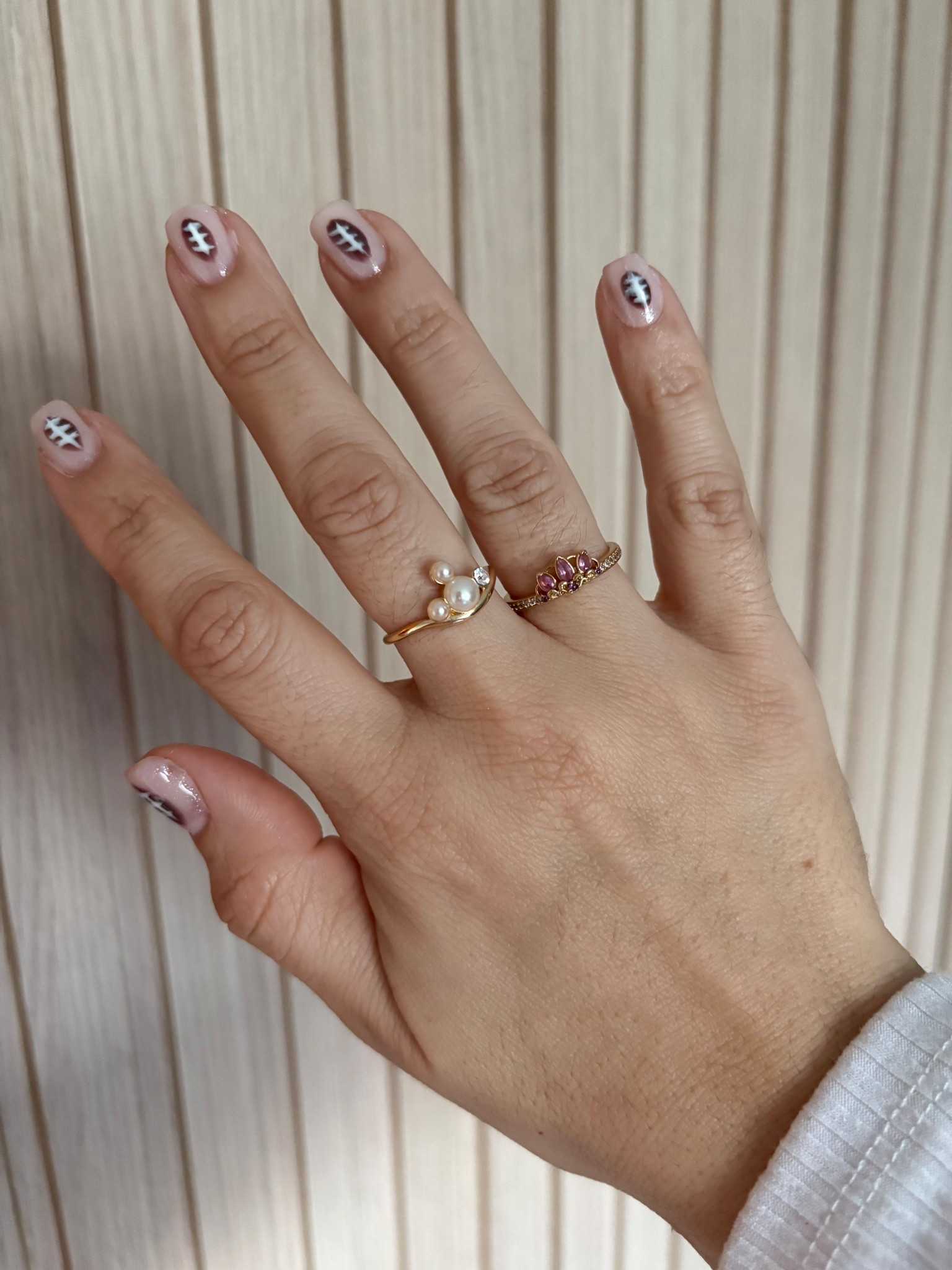 Football nail inspo 🏈

DIY nails/ gel nails at home/ olive & June/ nails on a budget/ football 

#LTKselfcare #LTKSeasonal #LTKBeauty