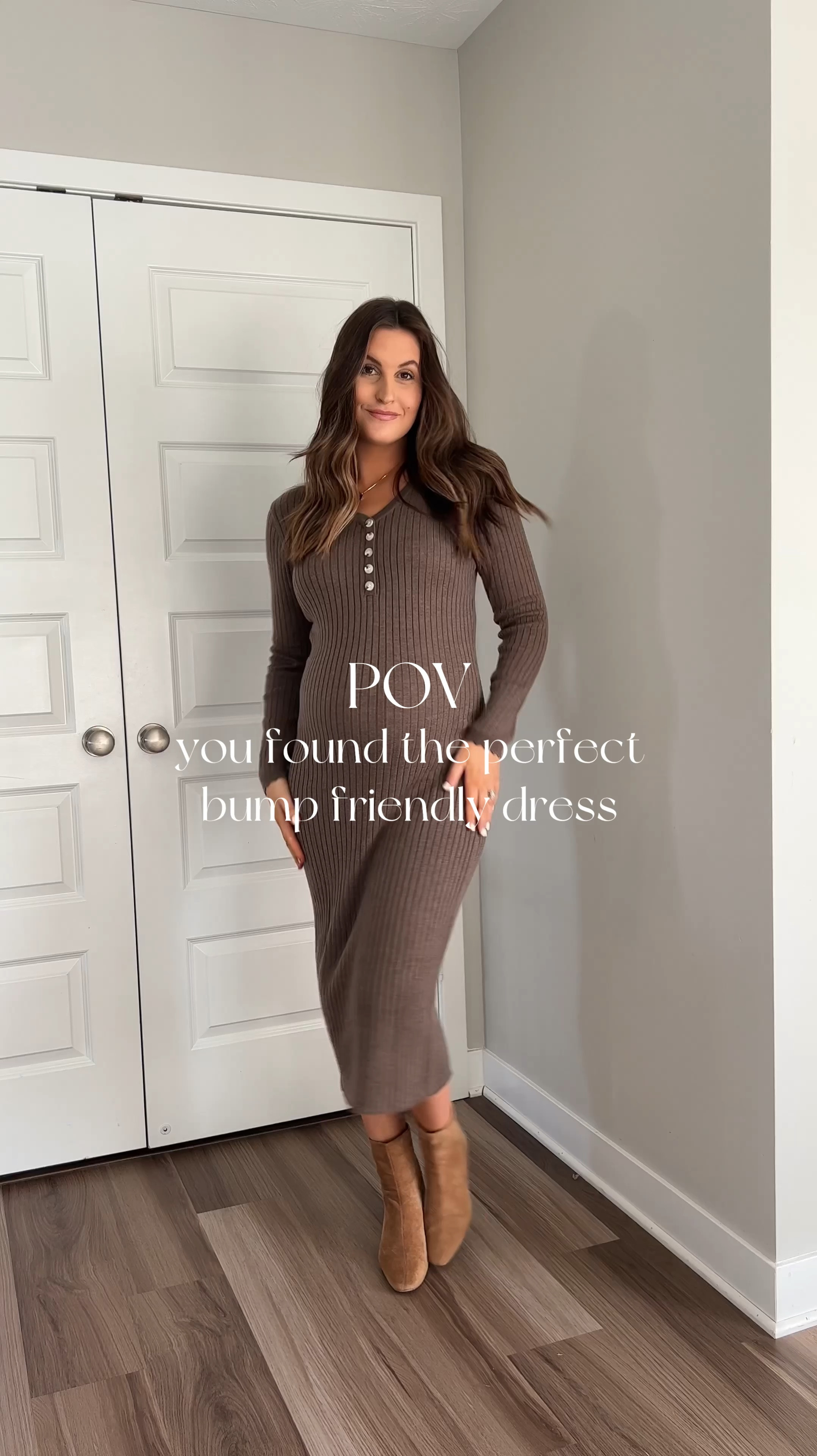 The perfect bump friendly dress, that I will be wearing for the rest of my pregnancy! So good I bought it in two colors + it’s in sale right now! 