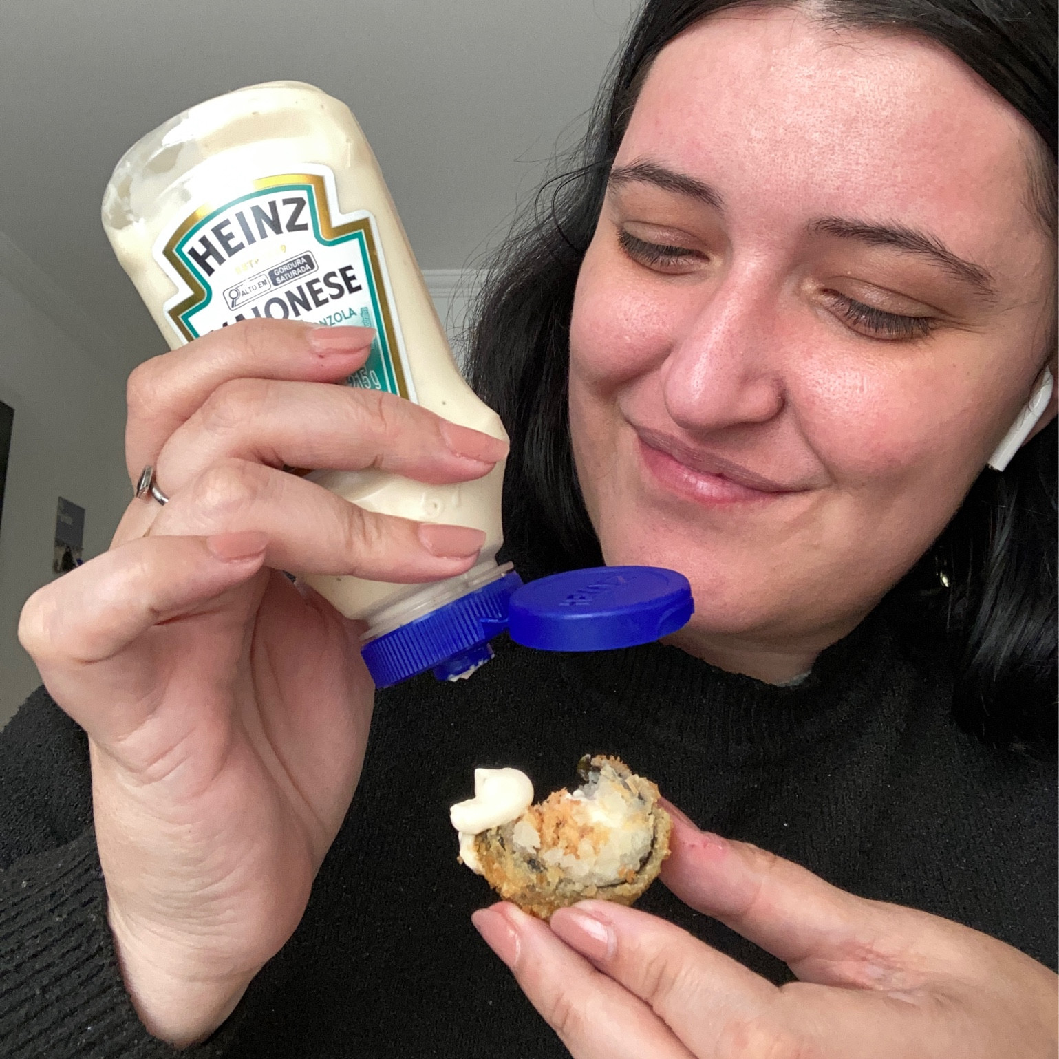Se brasileiro pode colocar cream cheese e fritar o sushi eu posso colocar maionese no hot roll! Essa nova maionese da HEINZ de Gorgonzola é assim, da vontade de colocar até no sushi! 

#LTKbrasil #LTKhome #LTKfamily