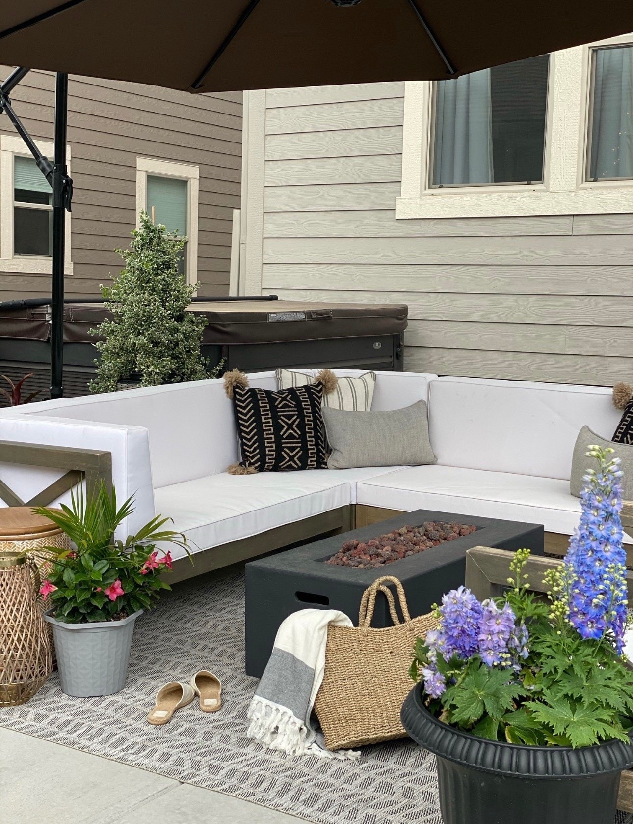 Our outdoor sectional!

Porch | decor | outdoor furniture | spring | porch decor | top seller 


#LTKOver40 #LTKSeasonal #LTKHome