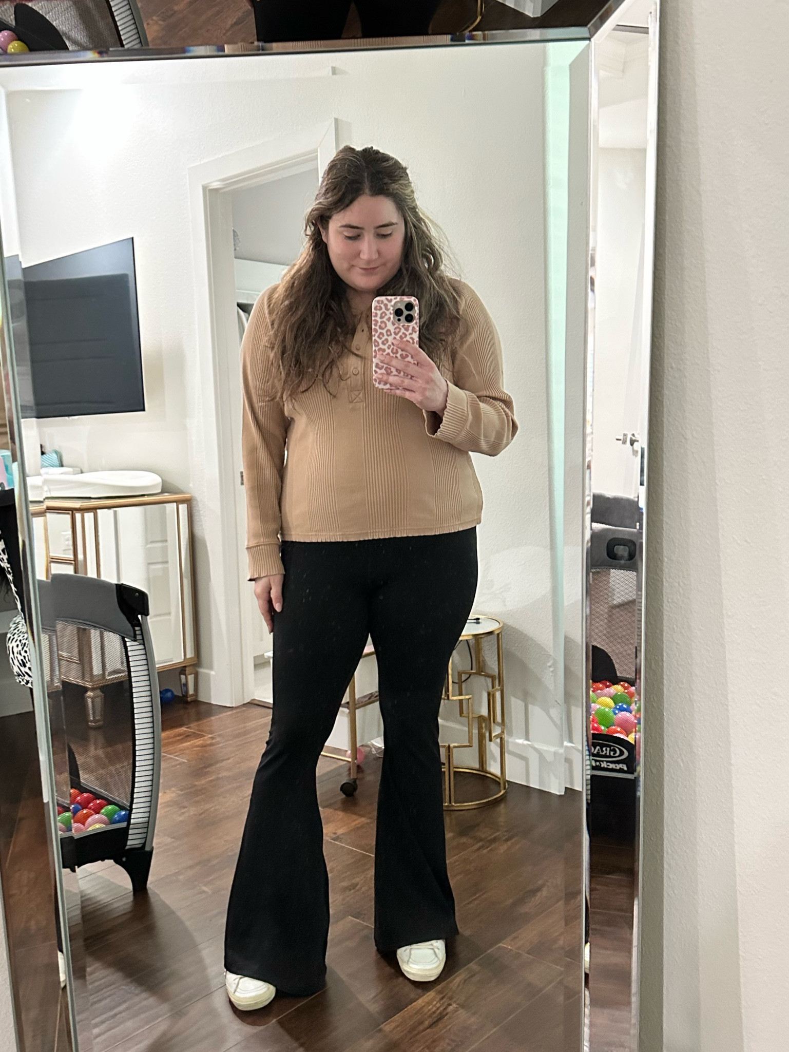 Flared leggings, yoga pants, cross waist, plus size, lounge, mom outfit, cozy, henley, neutral 

#LTKsalealert #LTKcurves #LTKstyletip