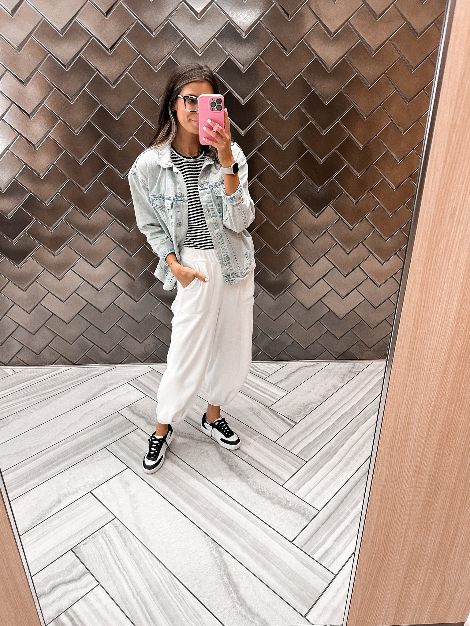 Travel fit 
10/10

Jean jacket wouldn’t fit in my suitcase so had to wear 
Sweater was comfortable/ light weight 
Pants breathable but also kept me warm 
Shoes great support  

#LTKfindsunder100 #LTKstyletip