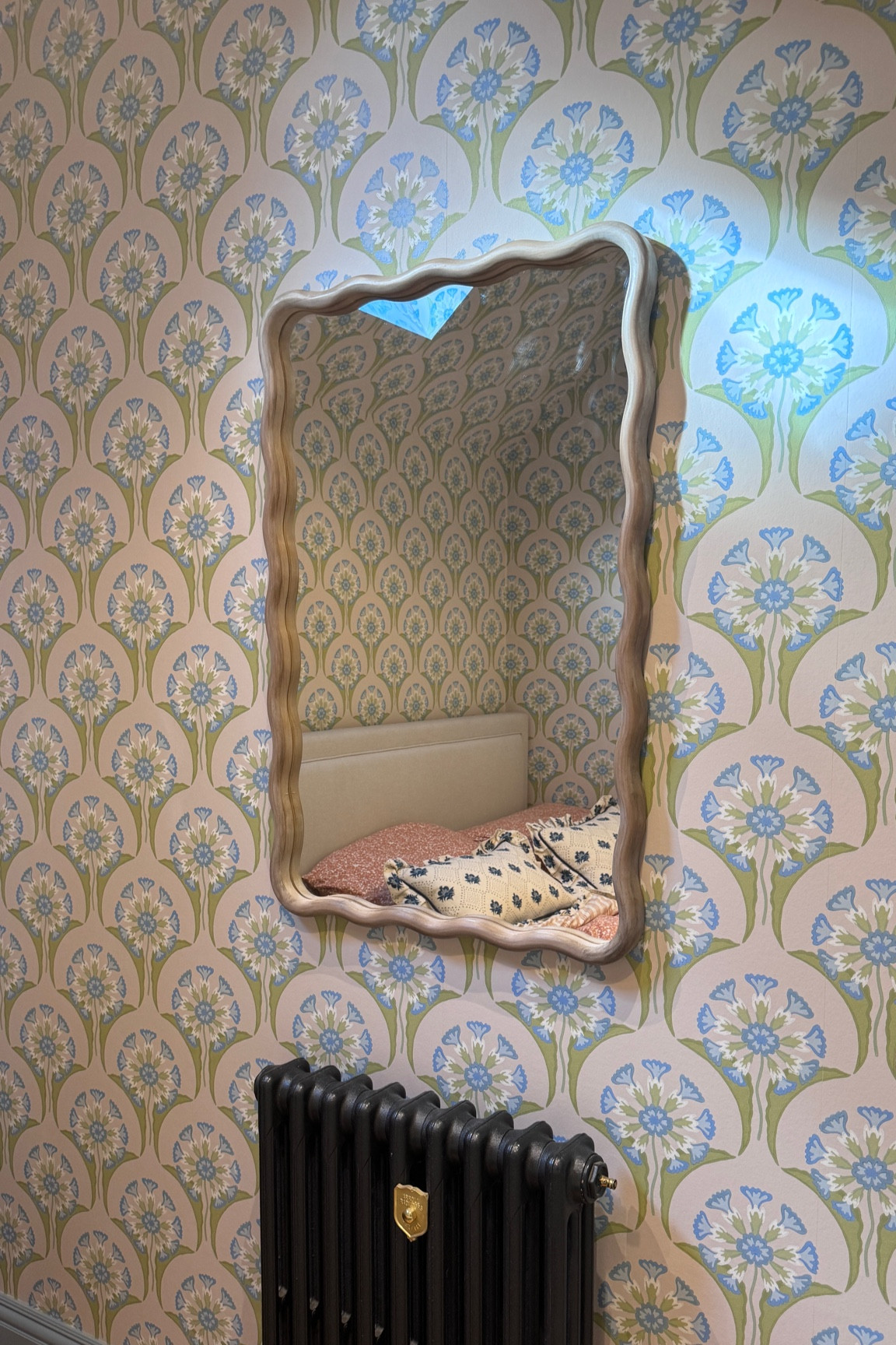 Wiggle mirror #mirror #bargain #wavymirror #scallops #livingroom #cottagecore #colourfulinteriors #dressingroom #walkinwardrobe #closet #ikeahack #paxhack

#LTKsummer #LTKhome #LTKeurope