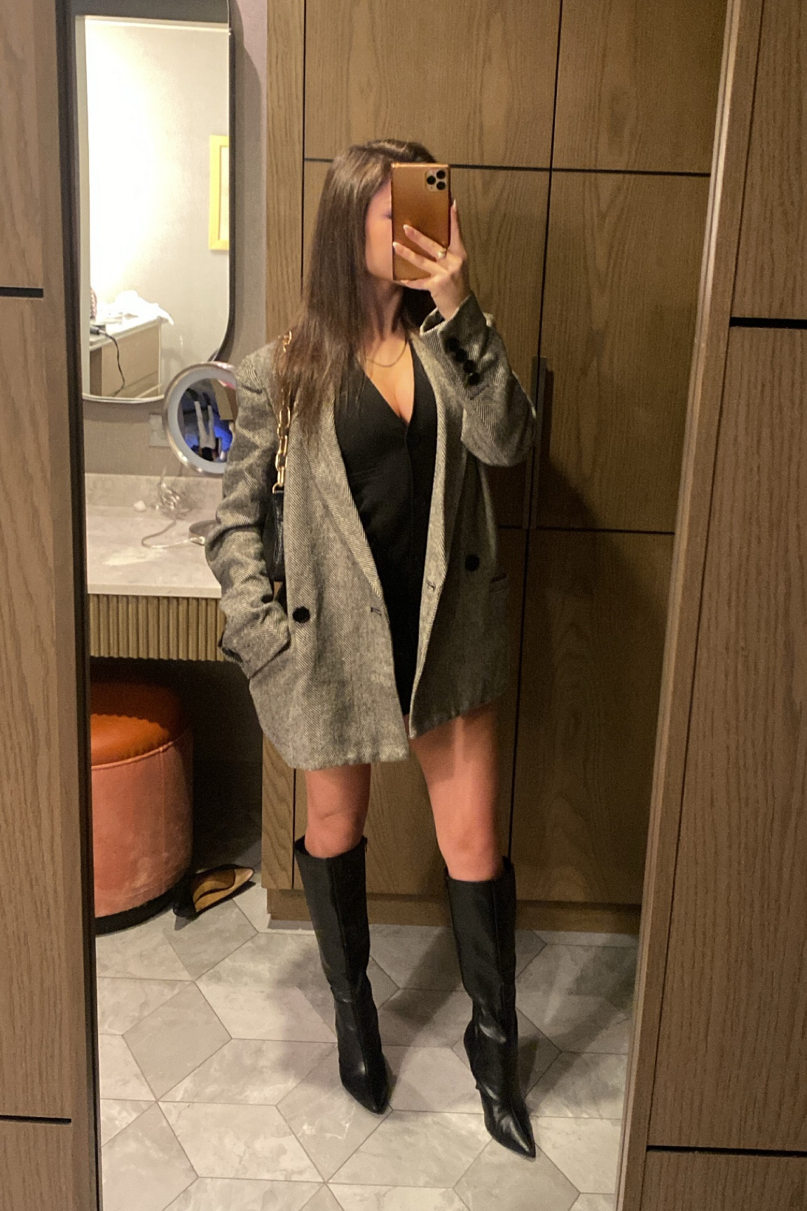 The boots everyone asks me for the link to! (Linked them in white as well) 
Also linked the halter dress underneath & the blazer is sold out from Vici Dolls! 



#LTKCyberWeek #LTKCyberSaleES #LTKCyberSaleIT