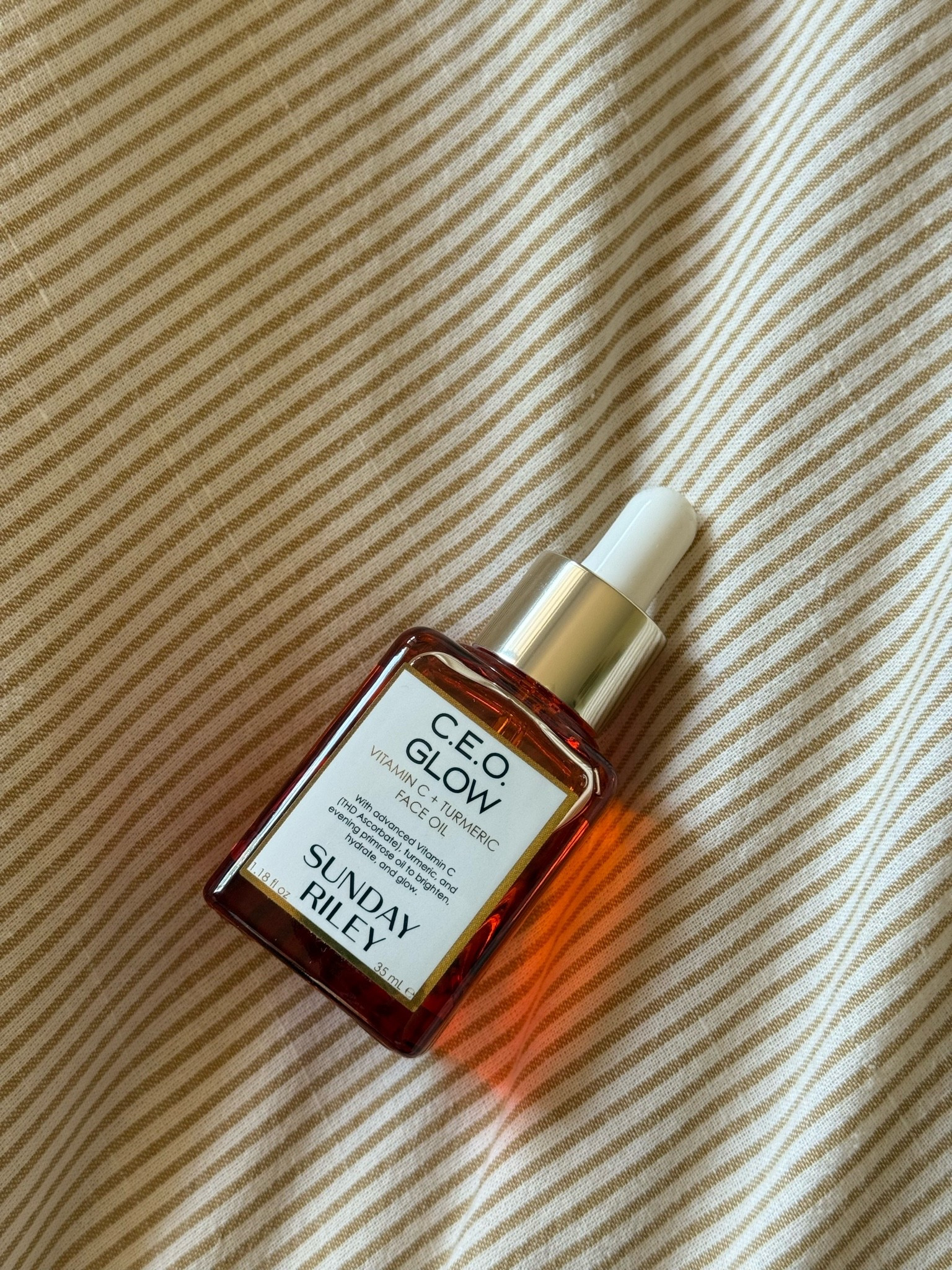 A great facial oil for skin prep under makeup is the C.E.O Glow vitamin c + turmeric face oil from Sunday Riley! Pick it up from Sephora :) 
#ad
#SundayRiley
#PaidLink
@Sunday Riley  @Sephora