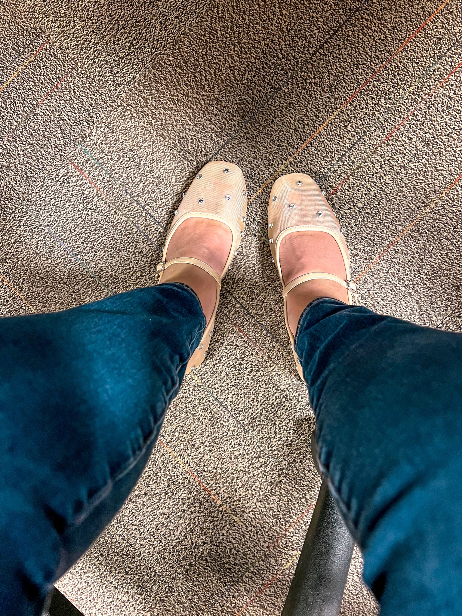 Mesh ballet flats 

The cutest summer shoe! 

Summer shoes 
Office shoes
Ballet shoes
Casual chic outfit 
Flat shoes 


#LTKFindsUnder50 #LTKOver40 #LTKShoeCrush