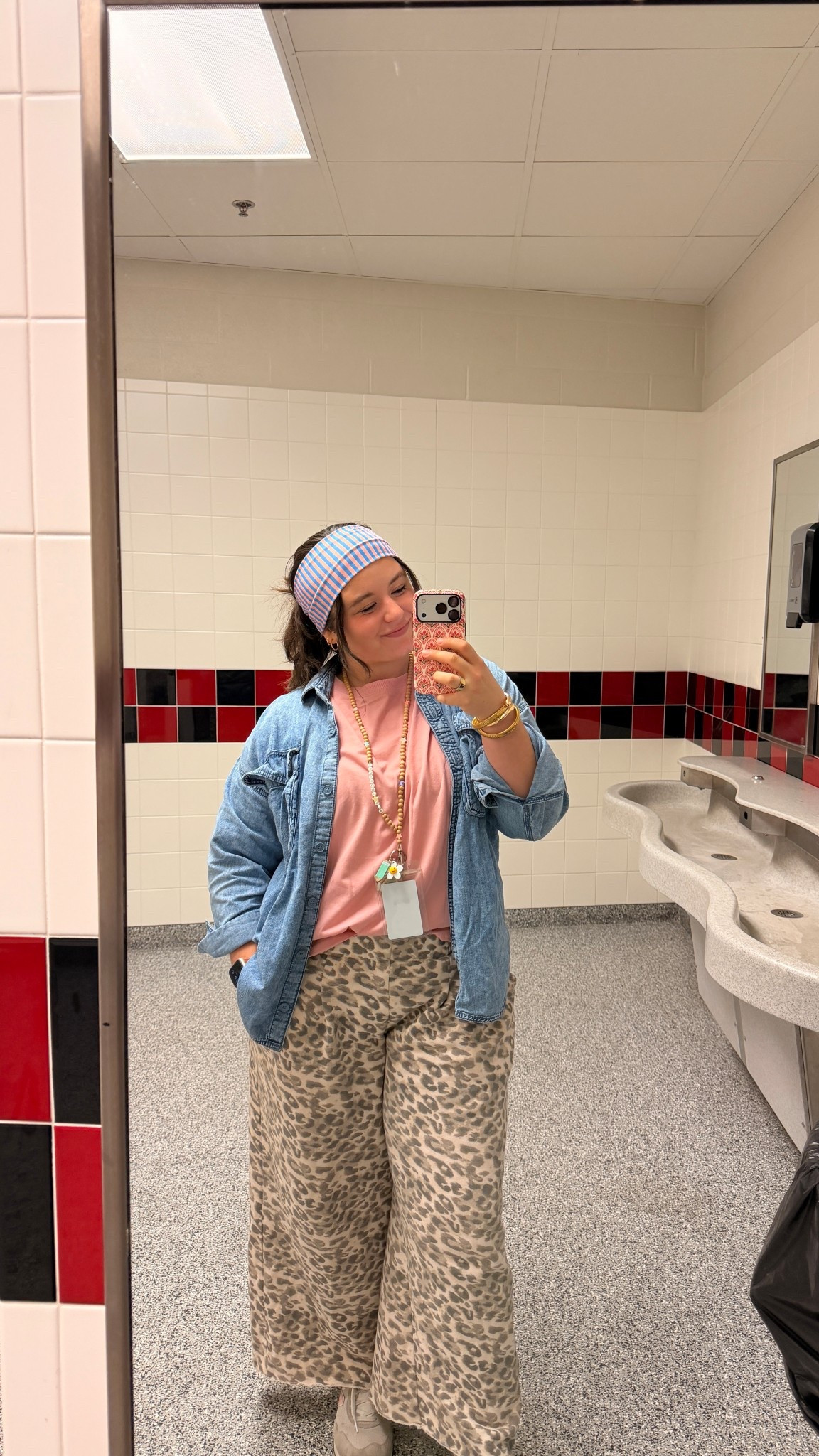 Comfy teacher outfit 👩🏻‍🏫💕

#LTKMidsize #LTKootd #LTKWorkwear