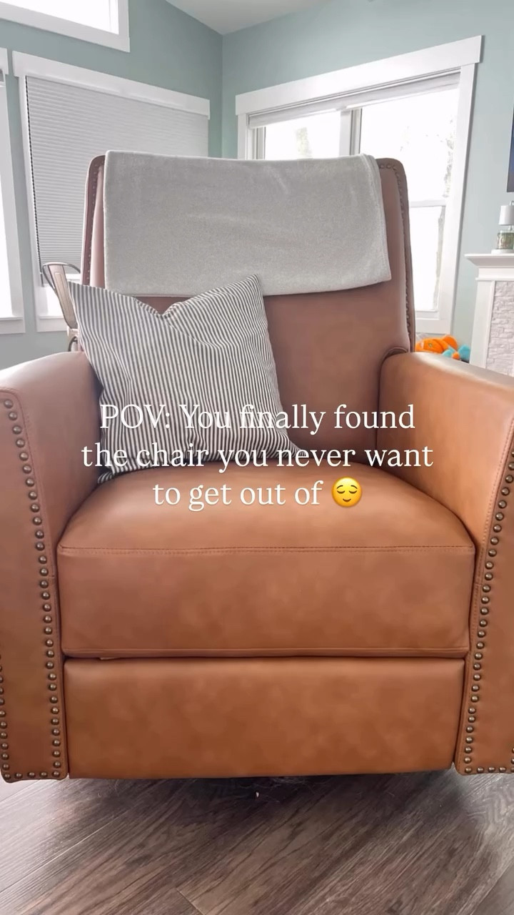 This transitional swivel glider recliner set from @wayfair is giving luxury comfort without the luxury maintenance 🙌

✔️ Rich faux leather (easy to clean + durable)
✔️ Smooth glide + 360° swivel
✔️ Manual recline for kick-your-feet-up moments
✔️ Classic nailhead trim for that timeless touch

Whether it’s for your living room, reading nook, or nursery… this is the chair you’ll fight over. Cozy, supportive, and stylish enough to fit classic or modern spaces.

Two recliners = double the comfort 🤎

Would you put this in your living room or bedroom? Tell me below 👇

Comment “CHAIR” and I’ll send the 🔗 to you!

#WayfairElevate #WayfairCreator #ad #Wayfair #wayfaircreator