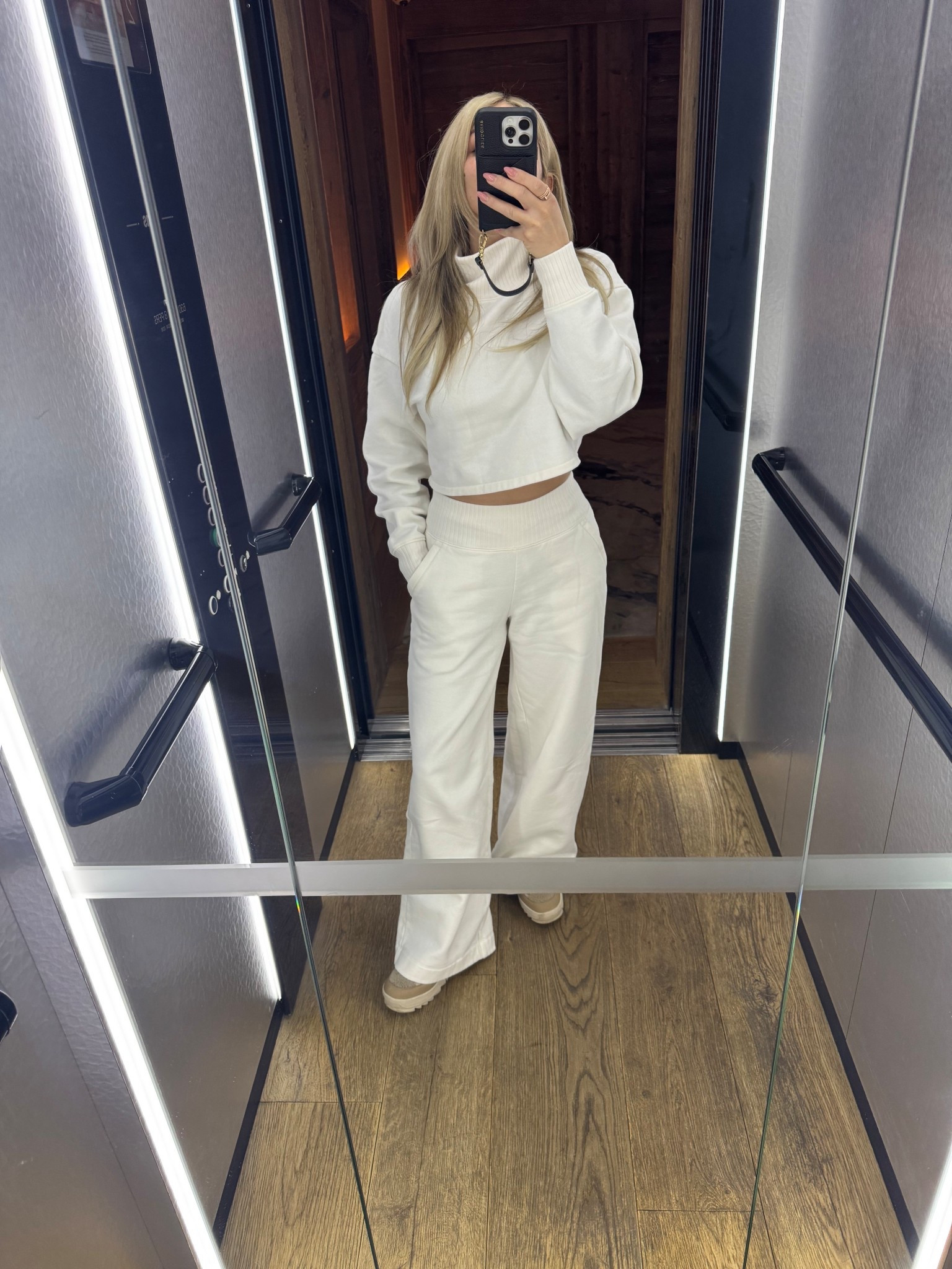 Such a great outfit for airplane, chilly days, ski trips, errands…. Wearing XS in both

#LTKmomlife #LTKmorningroutine #LTKTravel