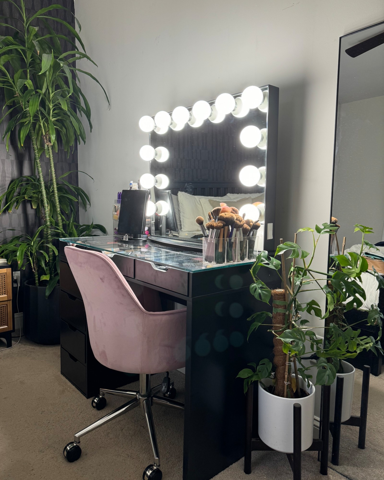 Impressions vanity makeup table finally came in 😍 love that it doesn’t take up too much space and there’s so much storage!! 

#LTKHome