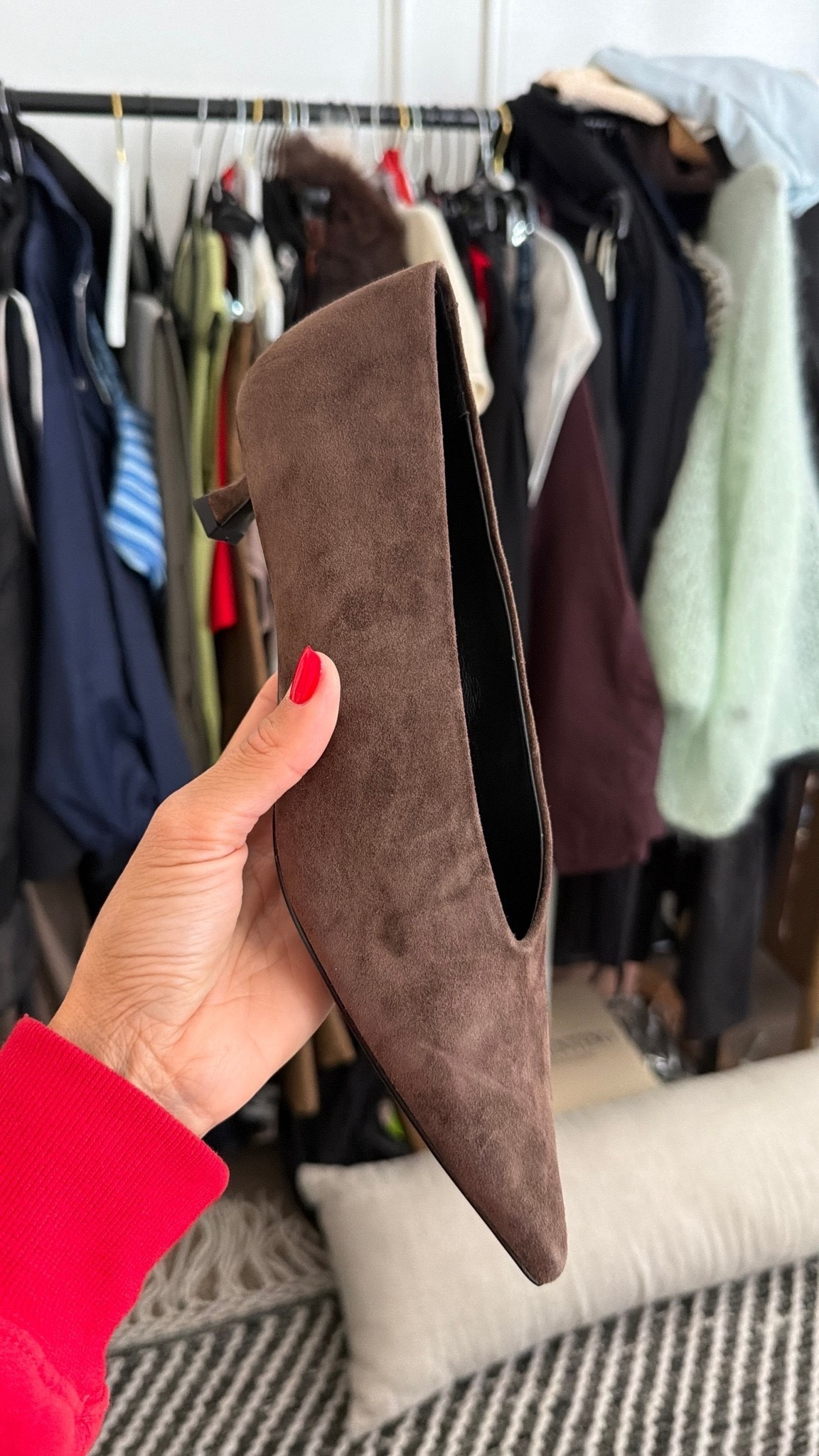 The perfect little heel for the office and it’s on sale! Sharing some other cute options! 




Office style, workwear, little heel

#LTKSeasonal #LTKOver40 #LTKWorkwear