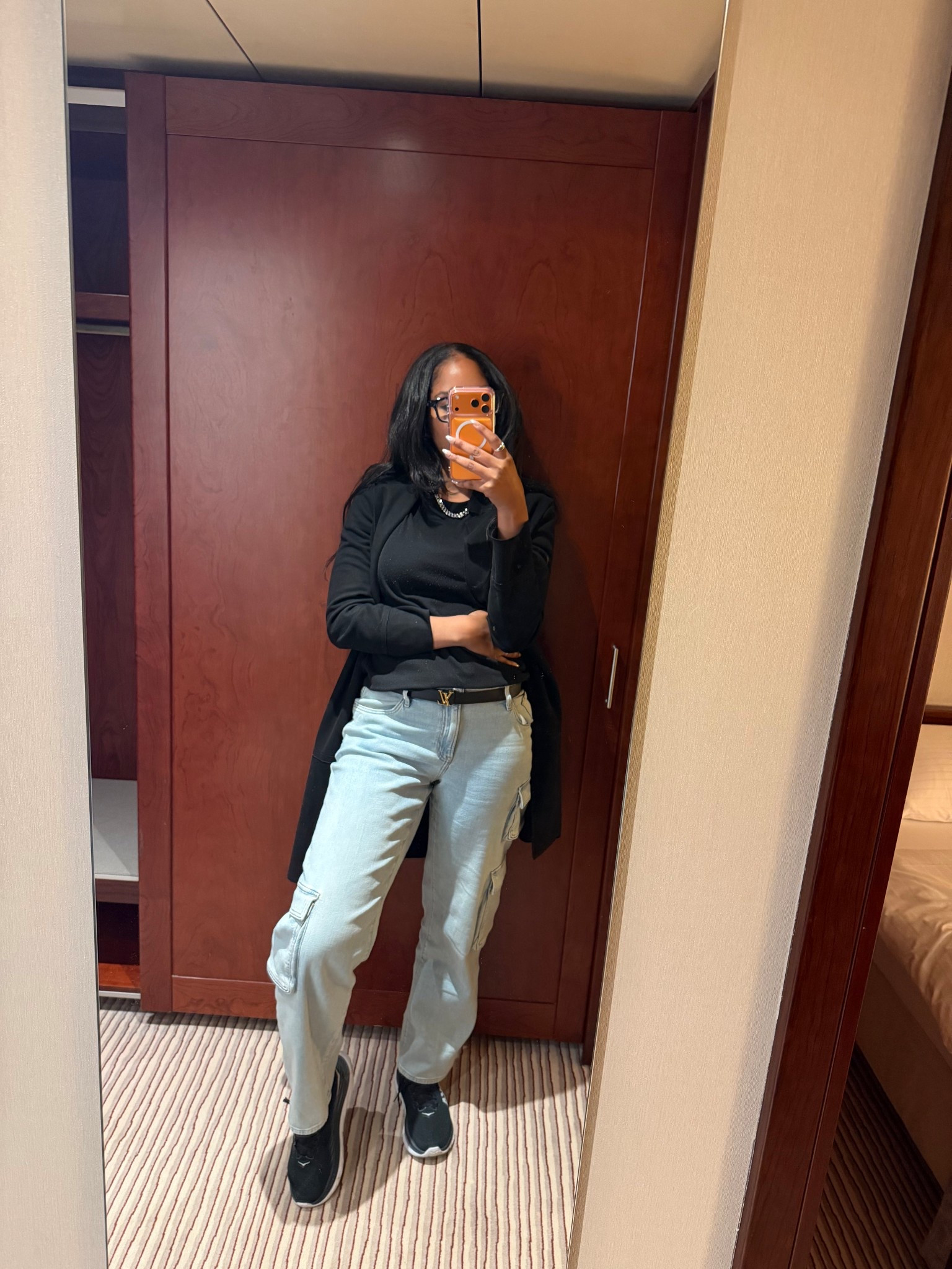 Casual look for fall lunch 😍🍂 I’m obsessed with these jeans, I wear them once per week. 

#LTKdayinmylife #LTKootd #LTKgrwm