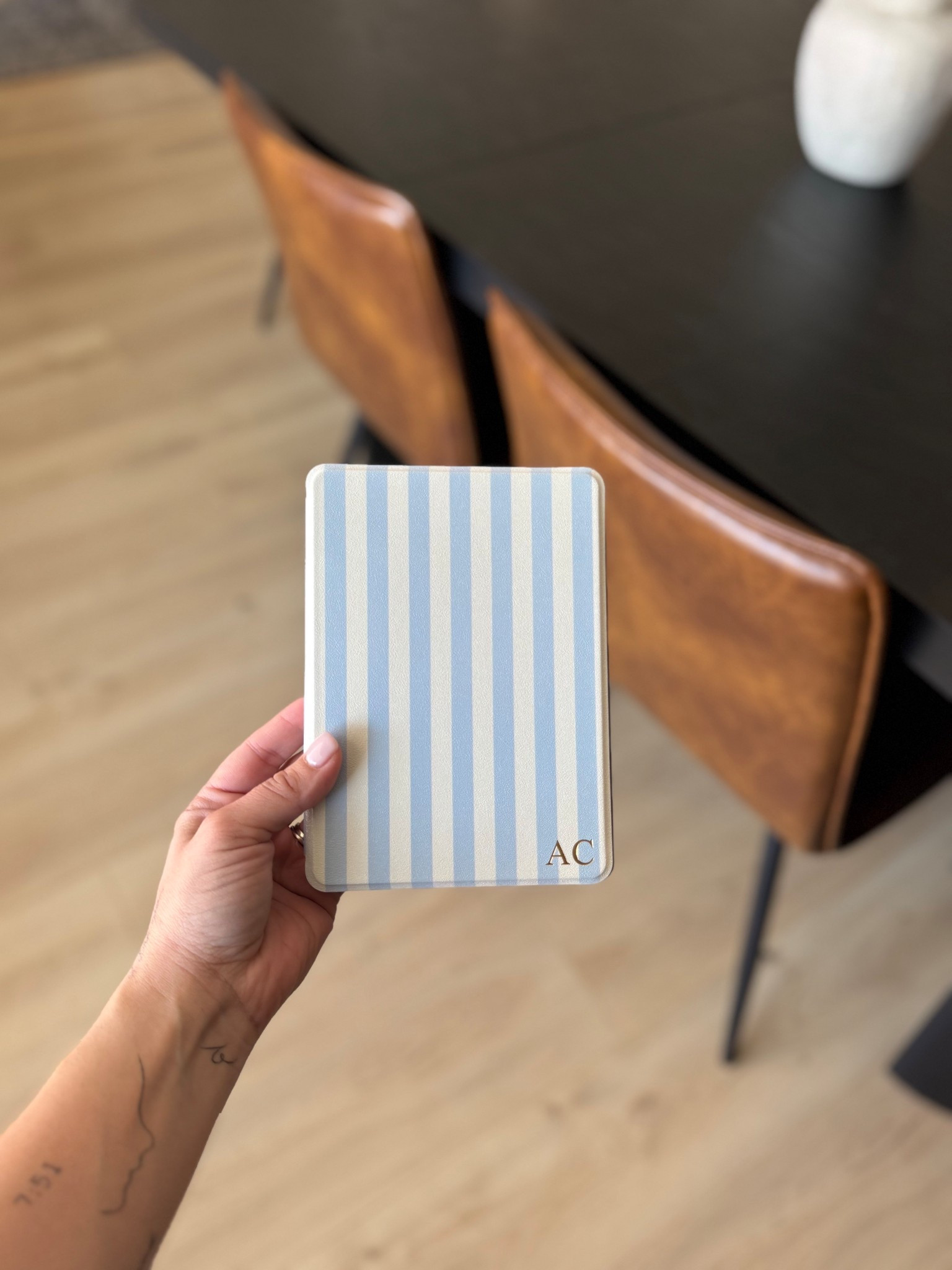 Obsessed with this kindle case!

Kindle paperwhite | kindle case | book worm 

#LTKselfcare #LTKTravel #LTKValentine