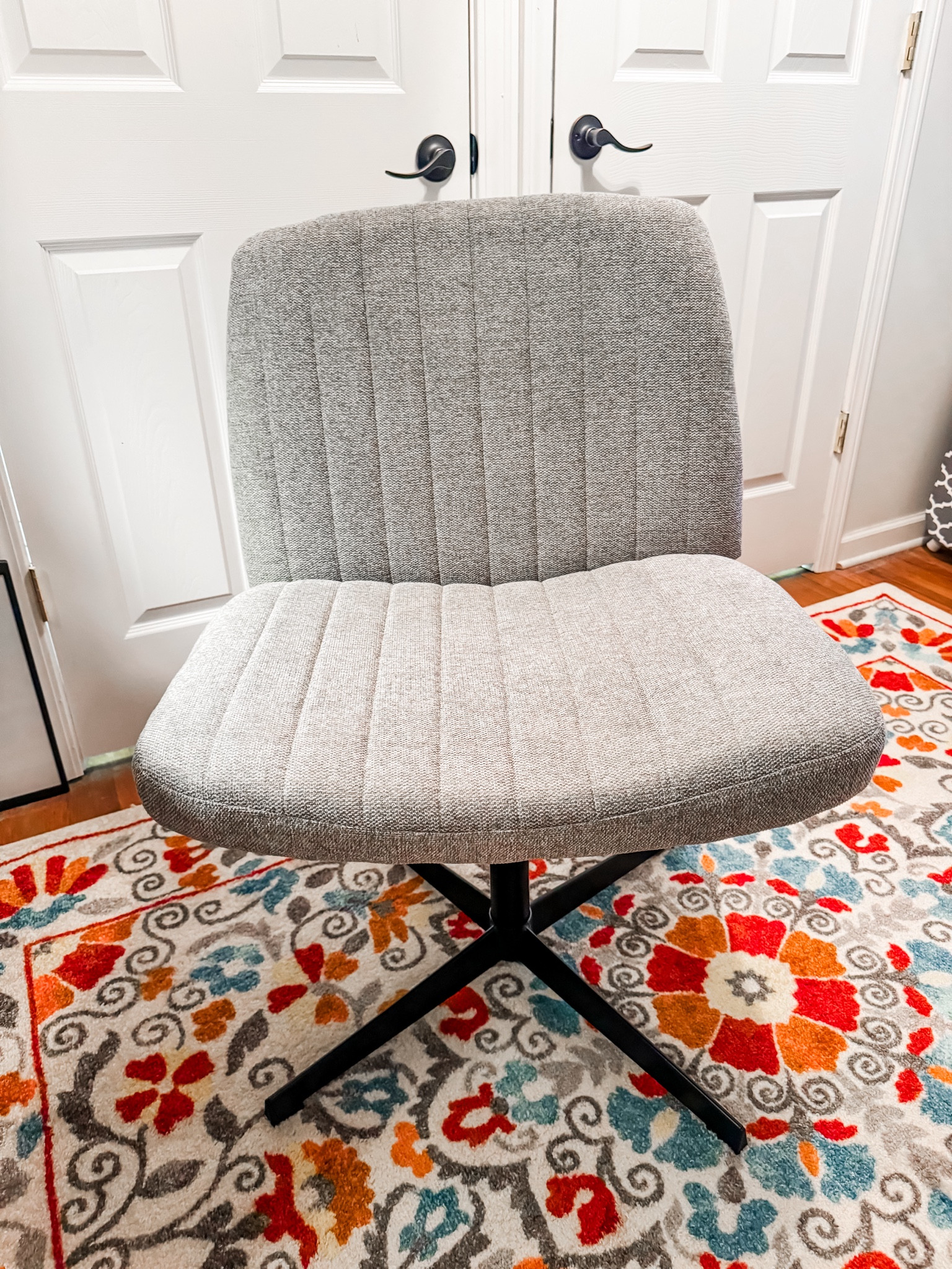 Finally found a desk chair that doesn’t have ridiculous shipping costs🙌🏼😍

#LTKU #LTKHome #LTKFindsUnder100