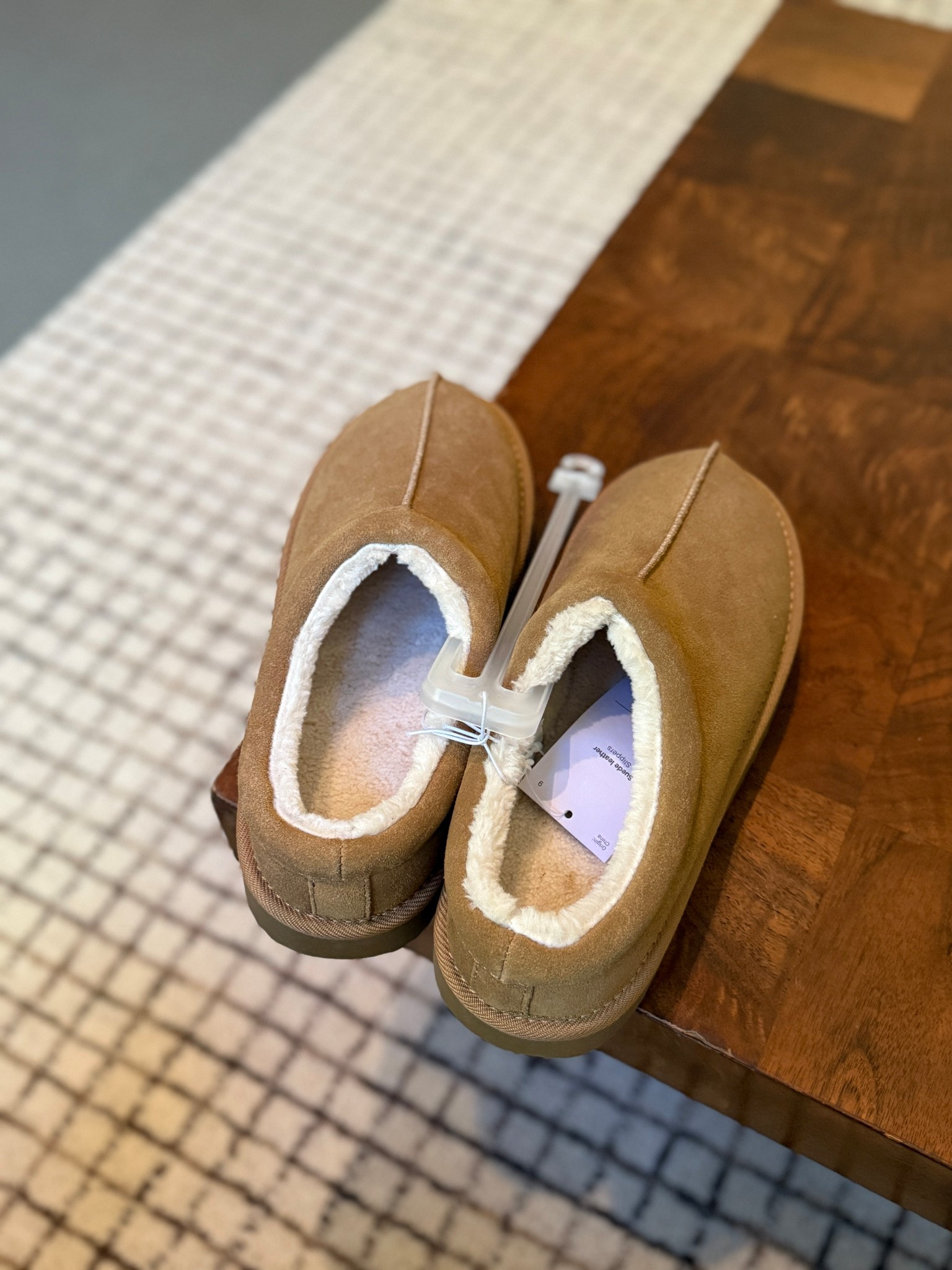 best slippers known to man! fits TTS 

#LTKShoeCrush #LTKStyleTip #LTKFindsUnder50