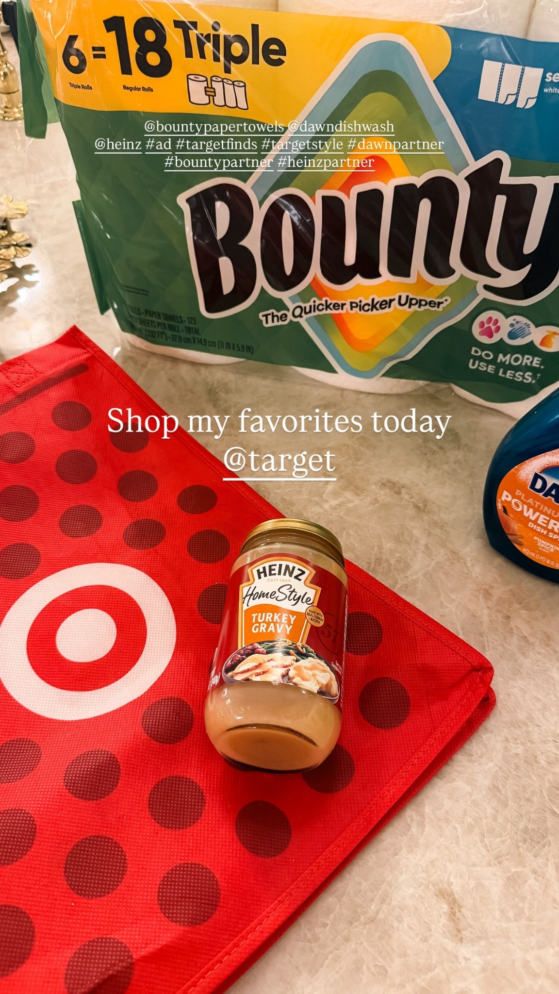 
#ad I love this time of year. Cozy, warm food and the beautiful family memories surrounded by the table. I made a delicious Shepards pie 🥧, Alex helped me with the potatoes & we both cleaned up. Teamwork! I found everything I needed for dinner & my essentials that keep my home clean from @target 

Comment holiday for a direct link 

@dawndishsoap @bountypapertowels @heinz #targetstyle #targetfinds #bountypartner #heinzpartner #dawnpartner #cascadepartner
