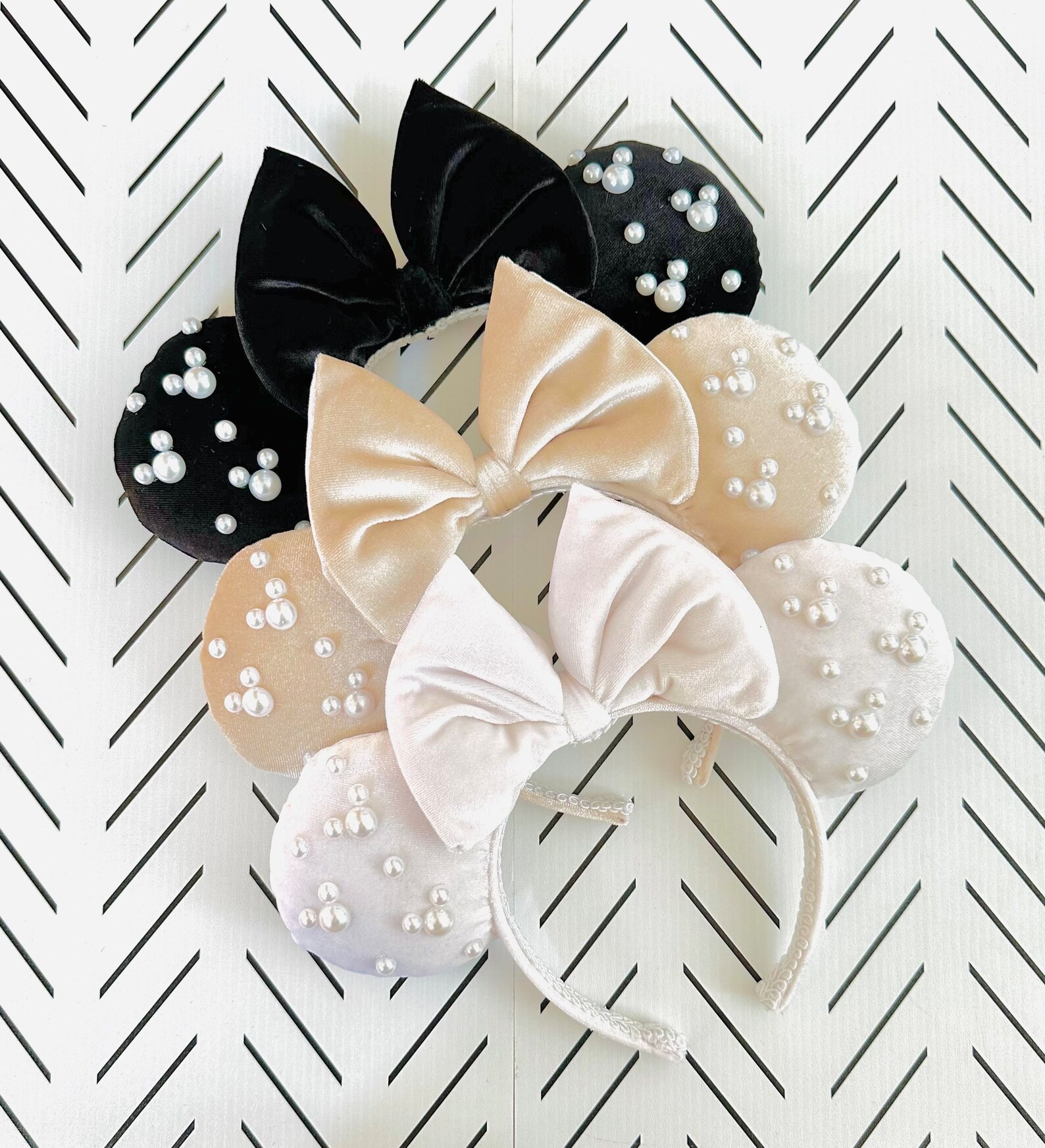 Velvet Pearl Minnie Mouse Disney Ears - Etsy | Etsy (US)