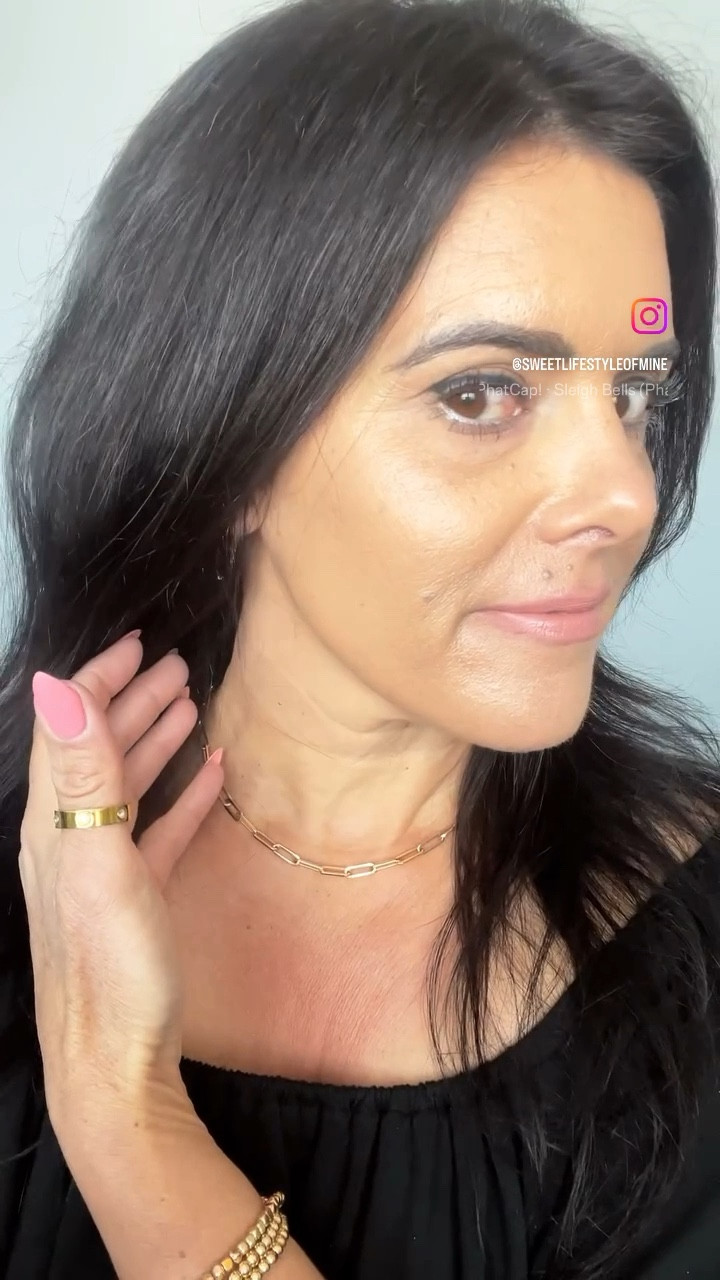 Elevate your glow game with Lumi Glotion by L'Oréal Paris! Brings an all-day radiant glow for every skin type. A must-have in my beauty routine!
#LumiGlotion #SkinCare #MakeUp #Amazon

#LTKU #LTKbeauty #LTKsalealert