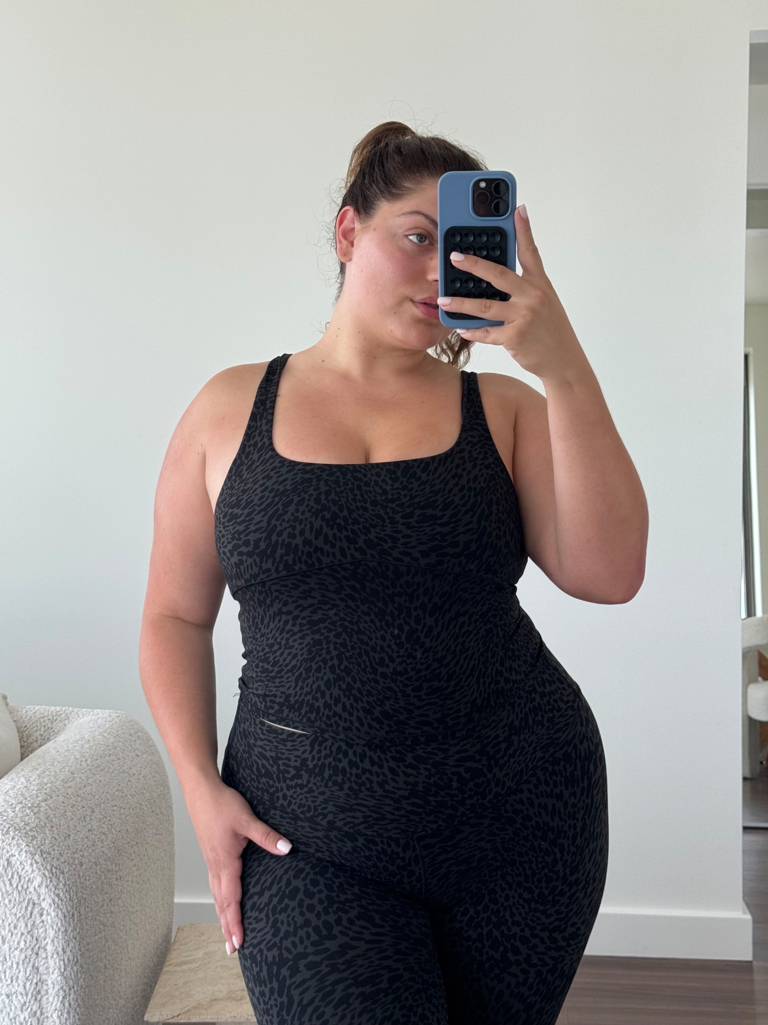 comfiest new workout set from Vuori!!🐆 it’s soft like butter and perfect for a yoga/pilates class🤍 wearing xl in top and bottoms! 



#LTKMidsize #LTKPlusSize #LTKActive