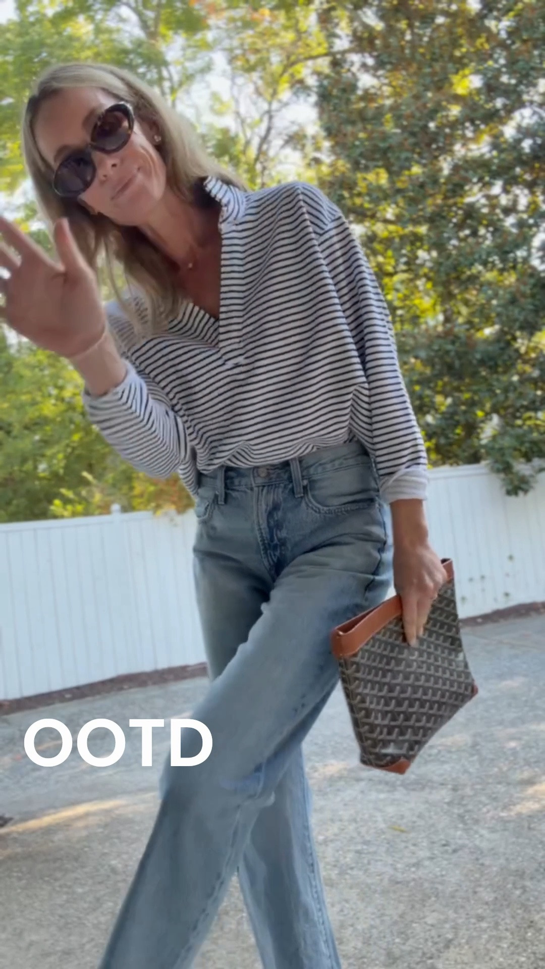 OOTD size S in top and 26 in jeans!
