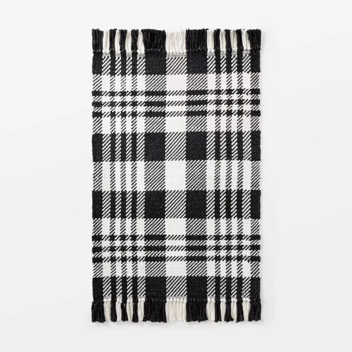 Target/Home/Home Decor/Rugs/Accent Rugs‎2'1"x3'2" Indoor/Outdoor Scatter Plaid Rug Black - Thre... | Target