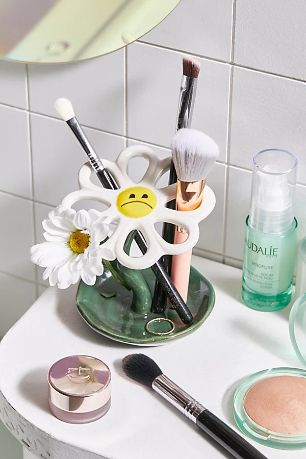 Daisy Makeup Brush Holder | Urban Outfitters (US and RoW)