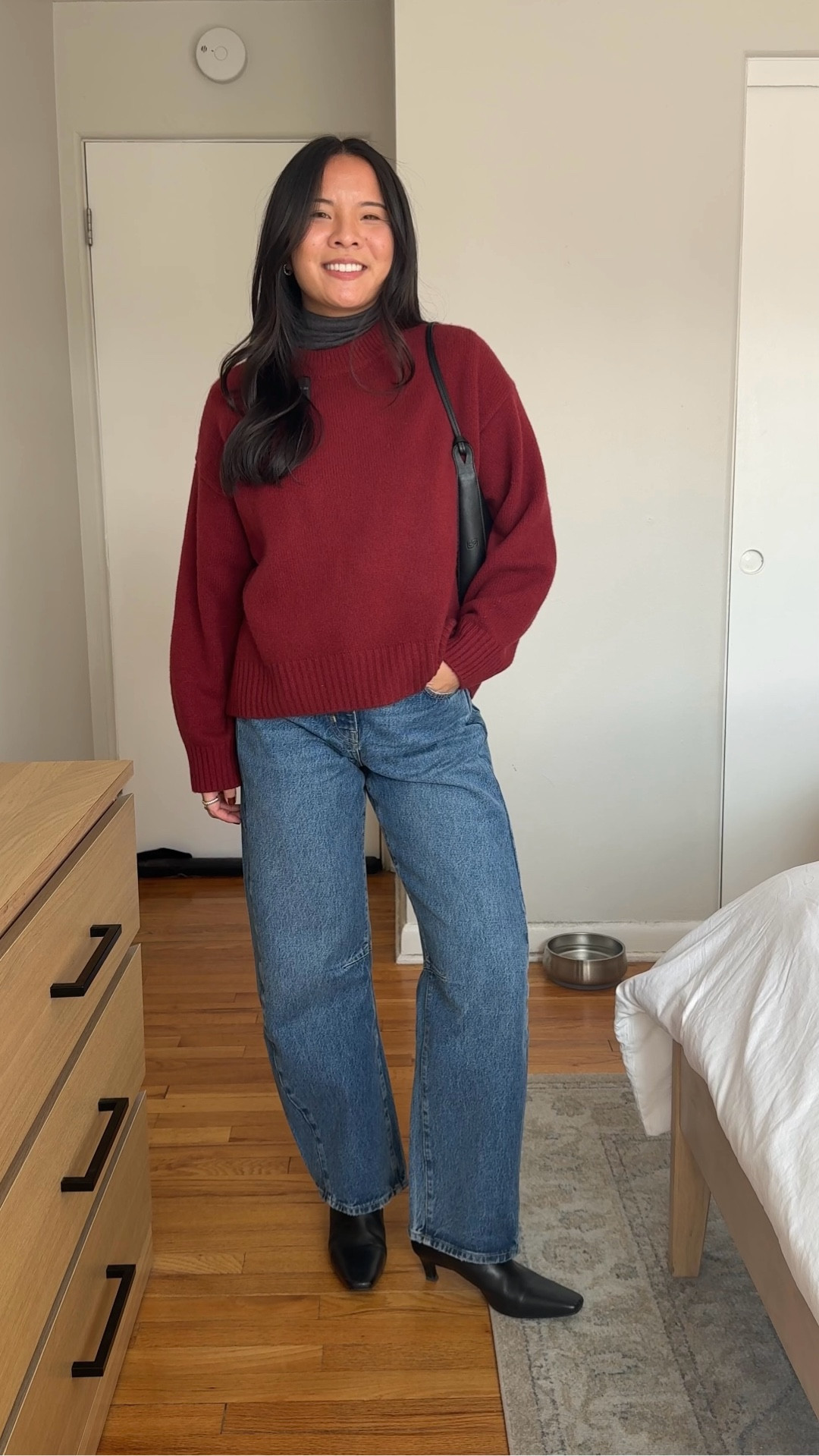 Sweater: size small
Turtleneck: size small
Jeans: size 25