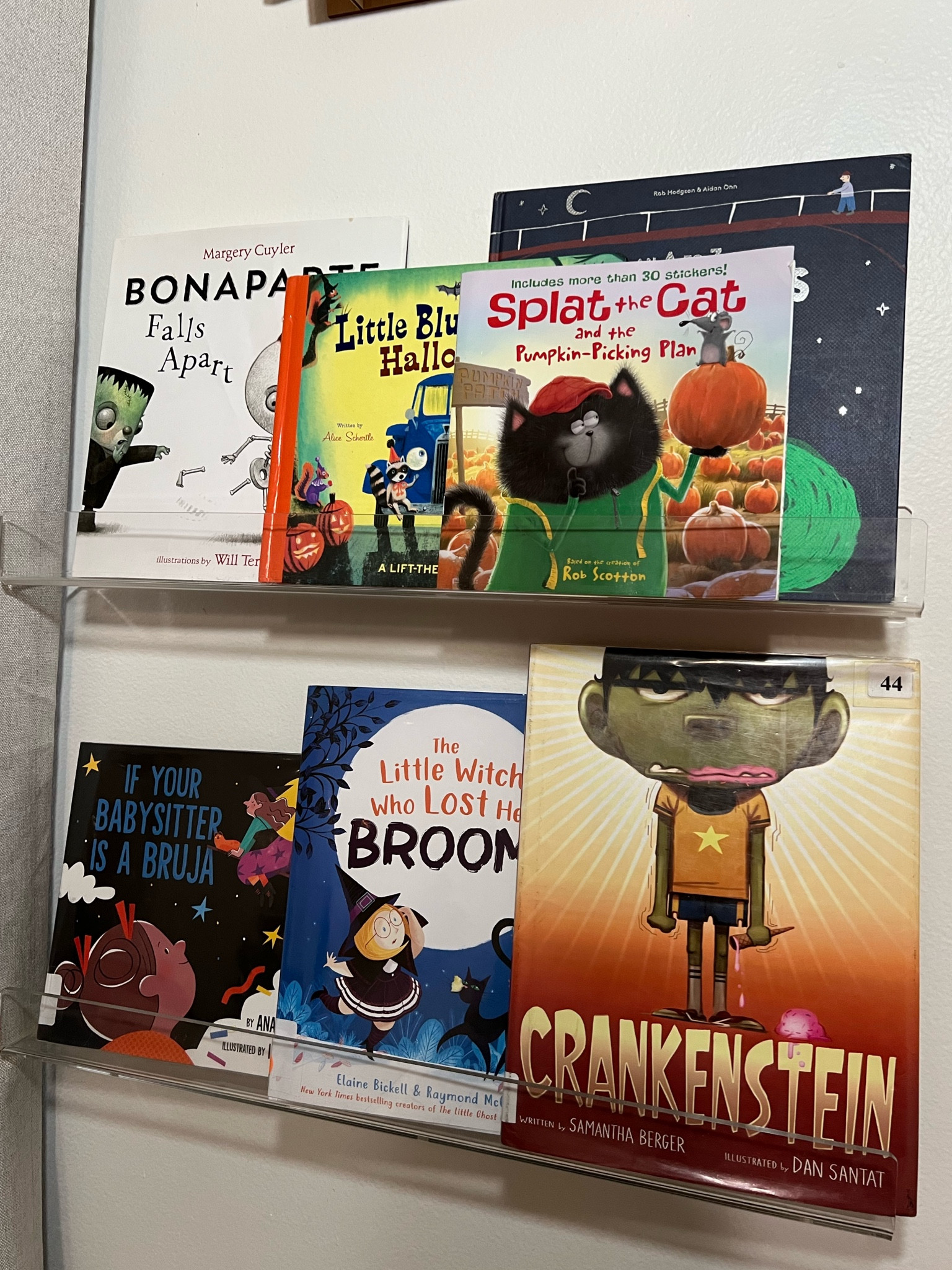 Kids Book Nook filled with Halloween books! 🧡🎃👻🧙🏻‍♀️ great for kids #boobaskets 

#LTKHoliday #LTKHalloween #LTKKids