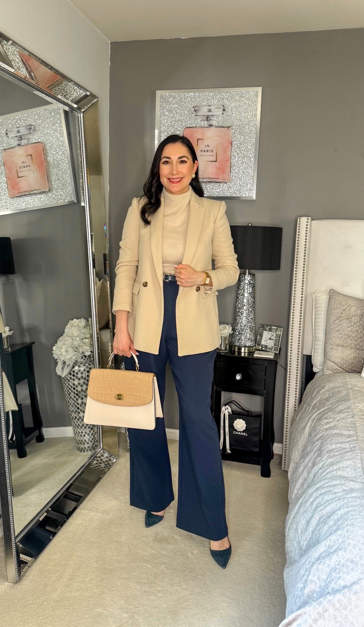 Classic business professional outfit 💙

Tan blazer 
Tan turtleneck cashmere sweater 
Navy wide leg pants 
Navy heels 

Work wear
Work outfit 
Office style 
Interview outfit 
Office outfit 



#LTKWorkwear